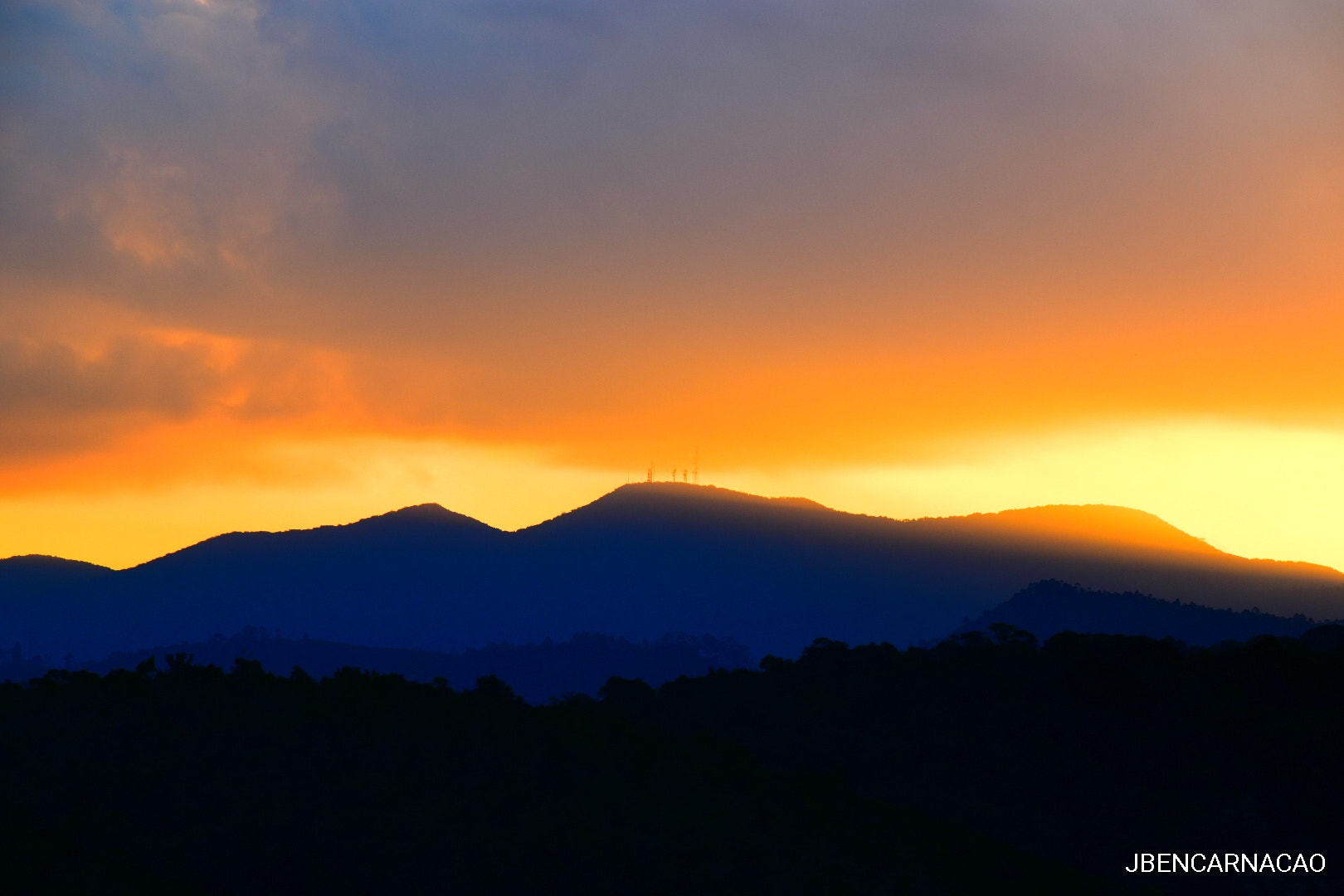 Nikon D5600 sample photo. Golden hour photography
