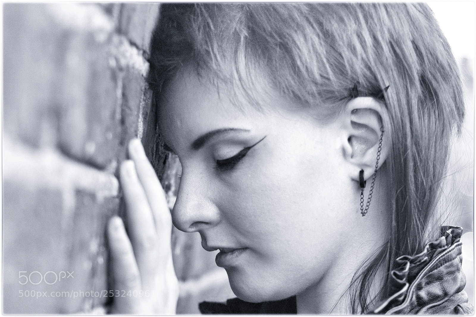 Canon EOS 7D sample photo. Against the wall photography
