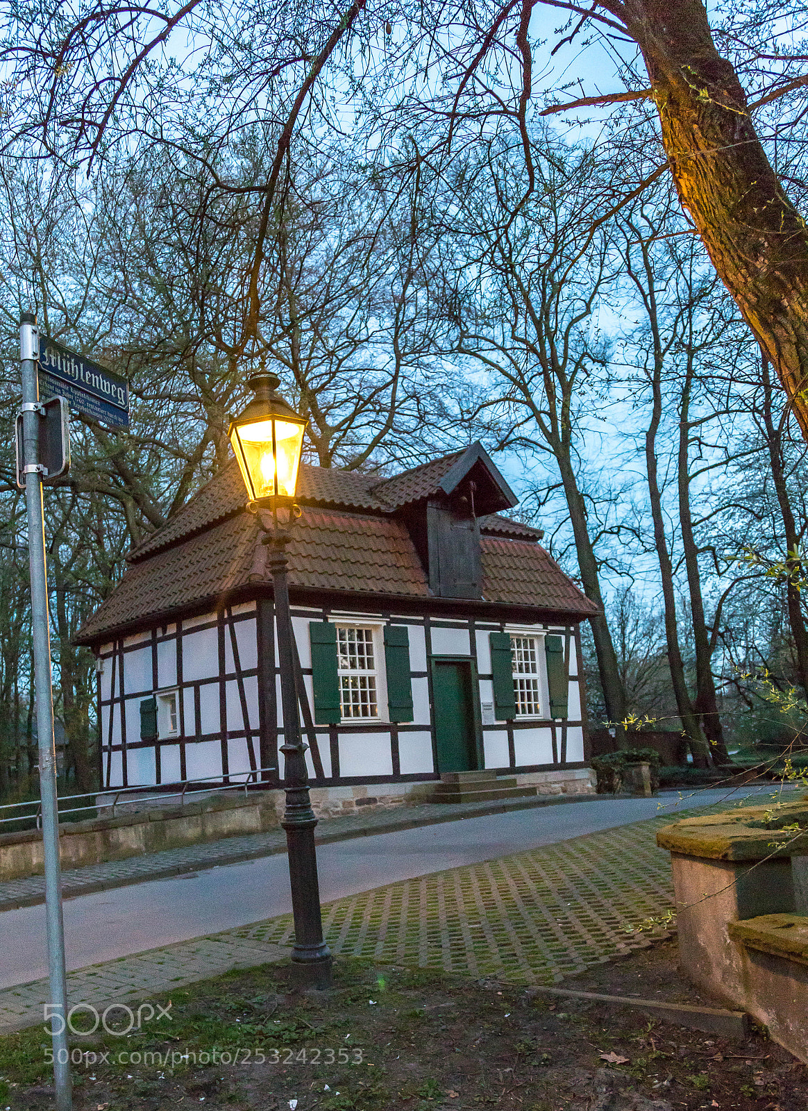 Canon EOS 6D Mark II sample photo. L nen lippholthausen alte photography