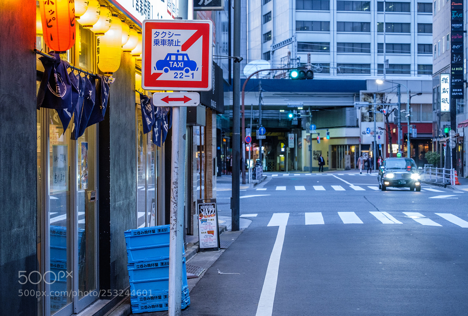 Fujifilm X-T20 sample photo. Taxi in ginza photography