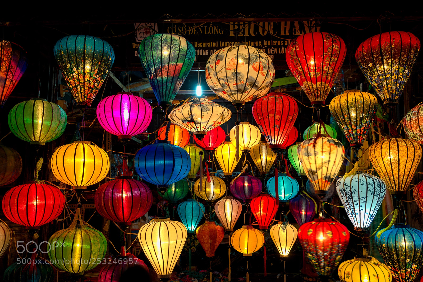 Sony a7R sample photo. Hoi an lantern festival photography
