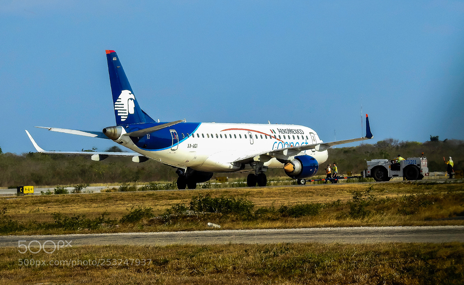 Nikon Coolpix P900 sample photo. Embraer 190 aeromexico connect photography