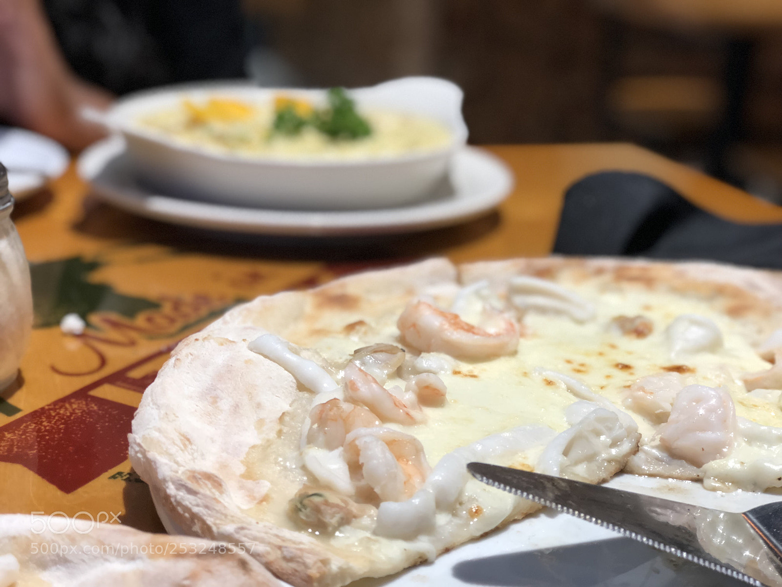 Apple iPhone 8 Plus sample photo. Sea food pizza photography