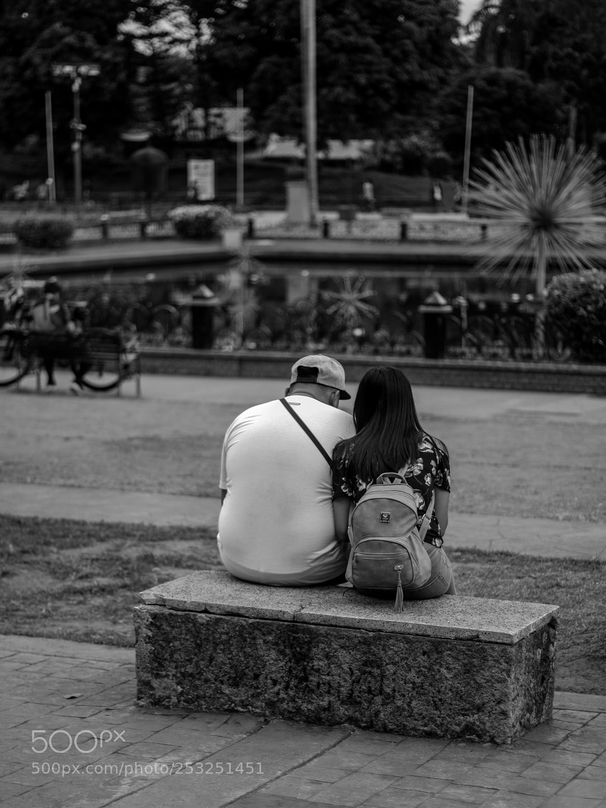 Canon EOS 60D sample photo. Lovers in luneta park photography