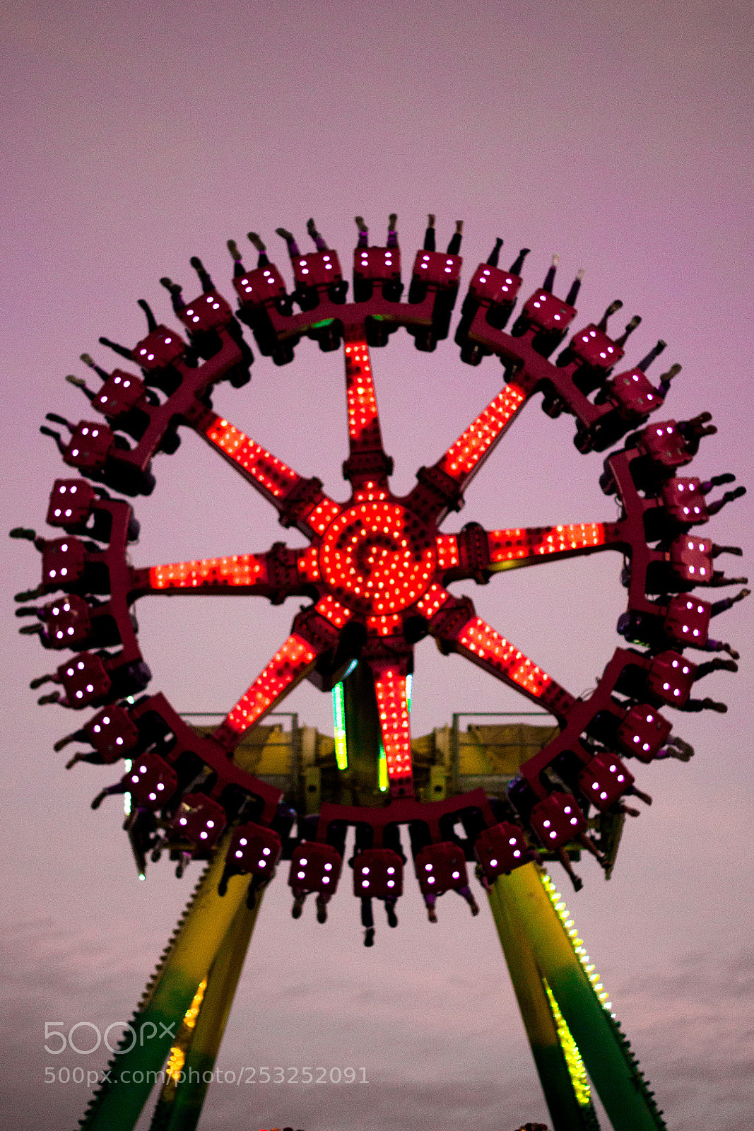 Canon EOS 60D sample photo. The star frisbee photography