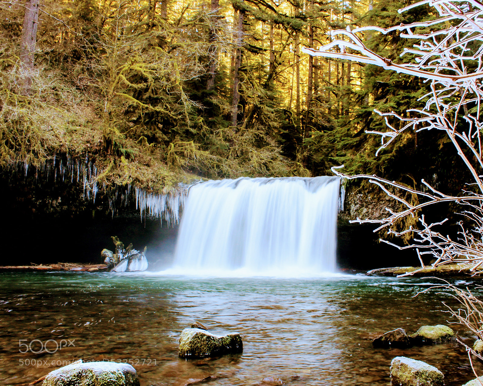 Canon EOS 600D (Rebel EOS T3i / EOS Kiss X5) sample photo. Waterfall photography