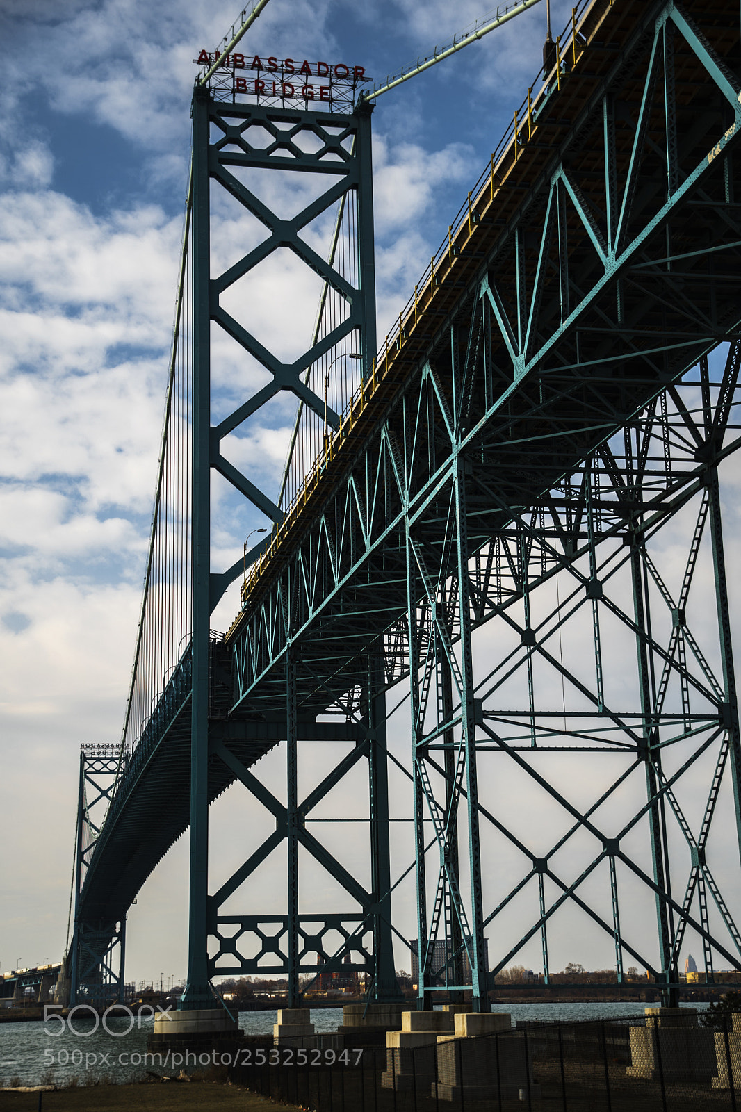 Nikon D500 sample photo. Blue and battered. windsor photography