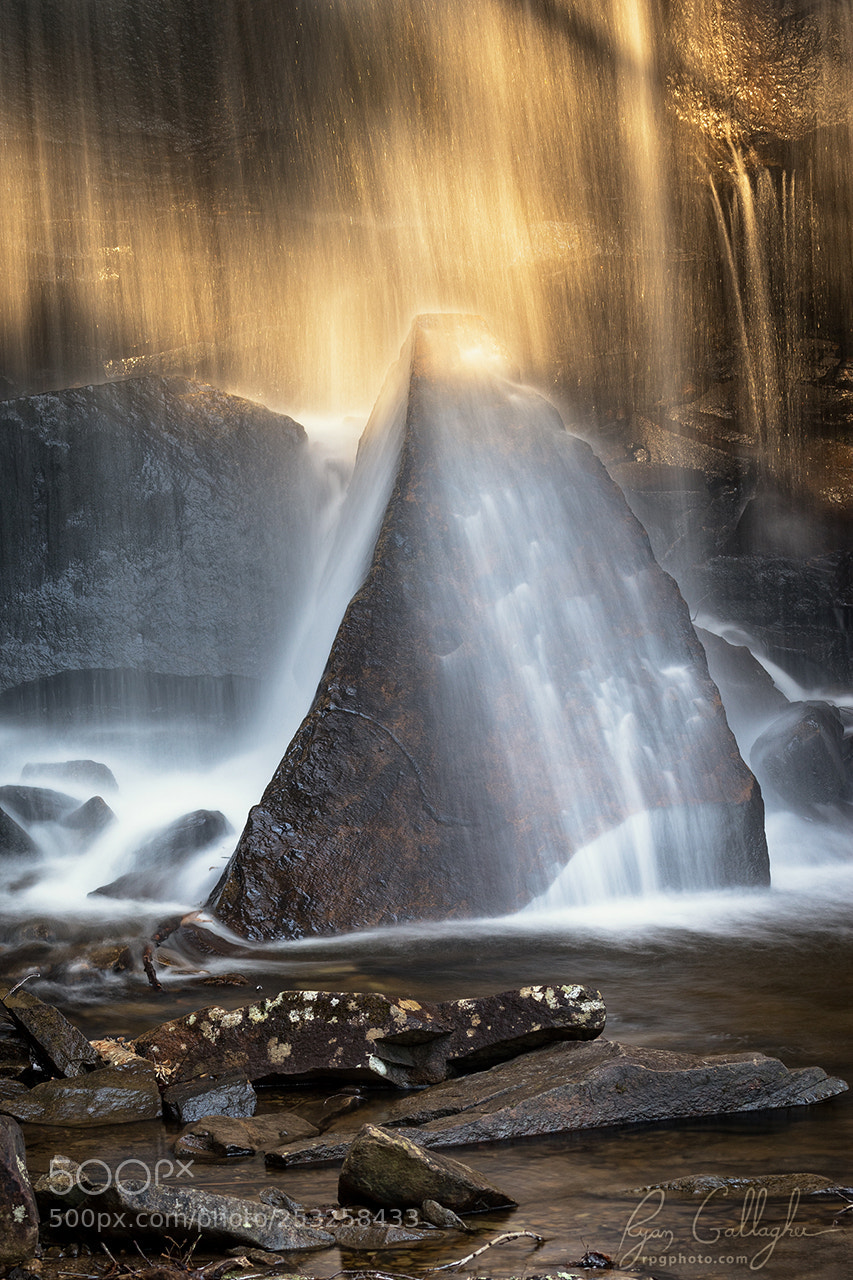 Canon EOS 7D Mark II sample photo. Sweeping sunlight descent photography