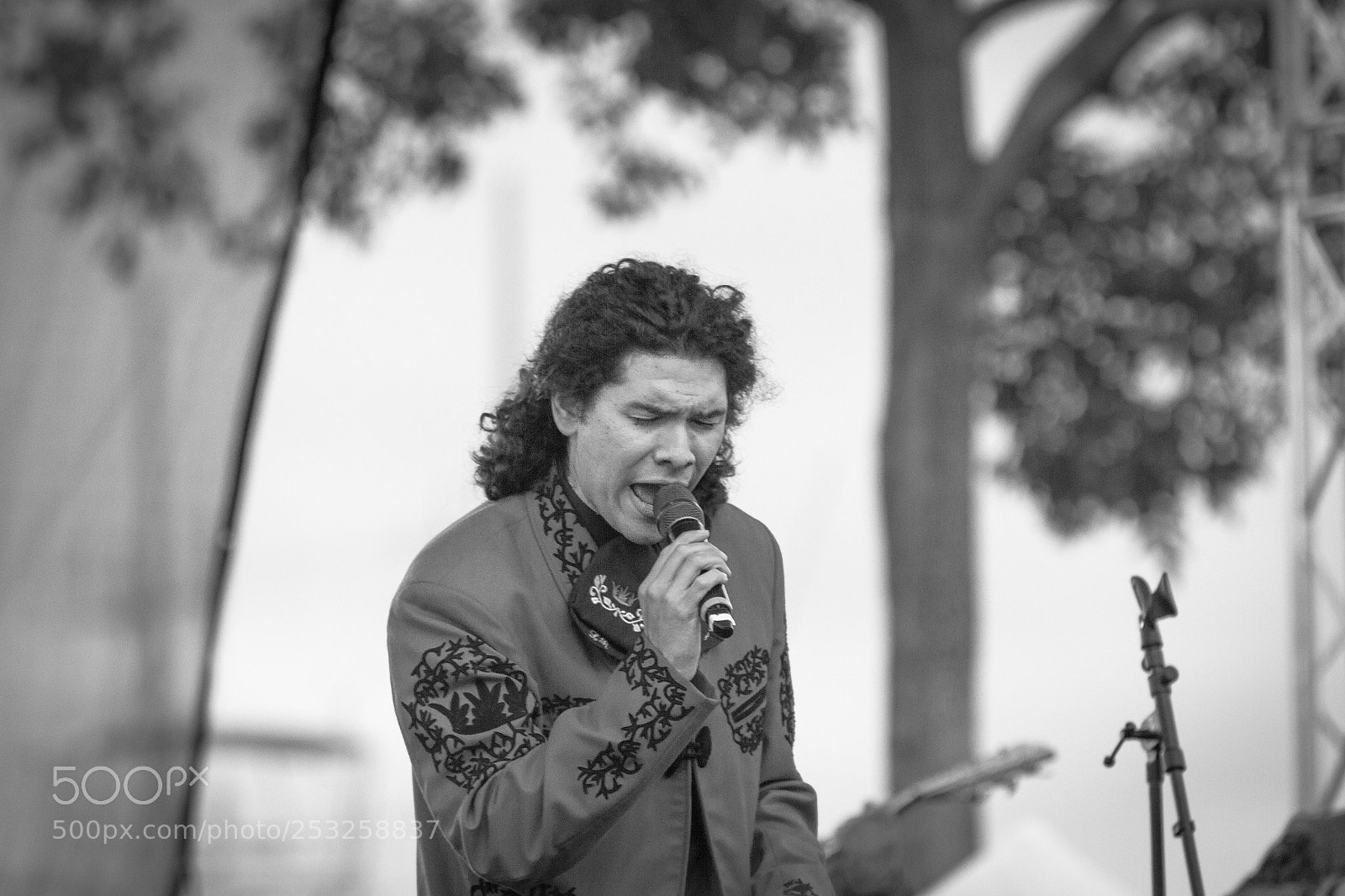Canon EOS 7D sample photo. Capturing the crowd photography