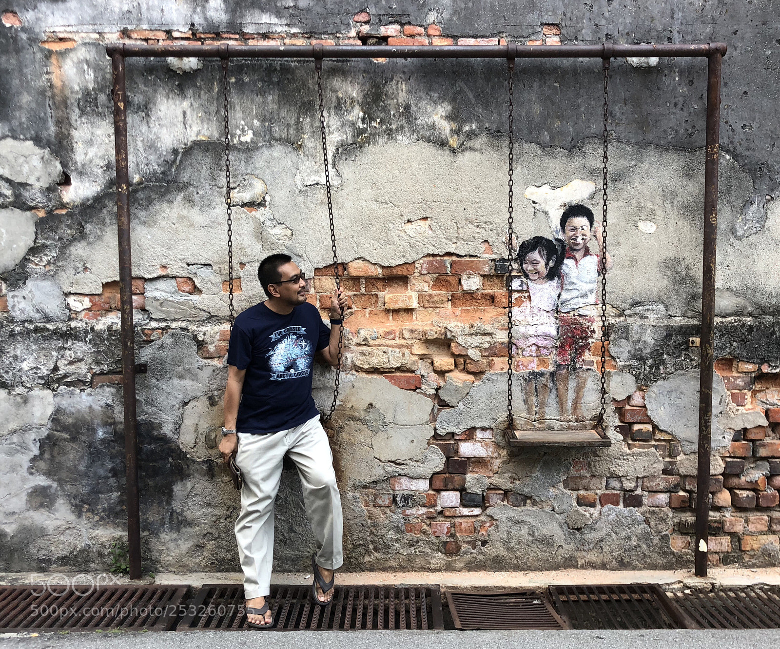 Apple iPhone X sample photo. Streetart mural 2 photography