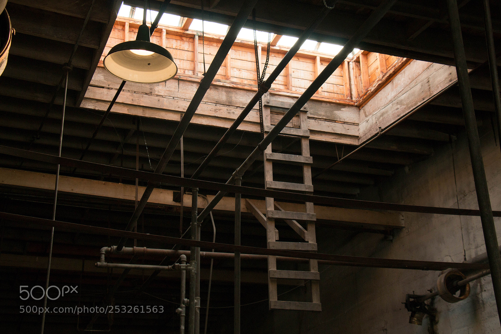 Canon EOS 70D sample photo. The roof of the photography