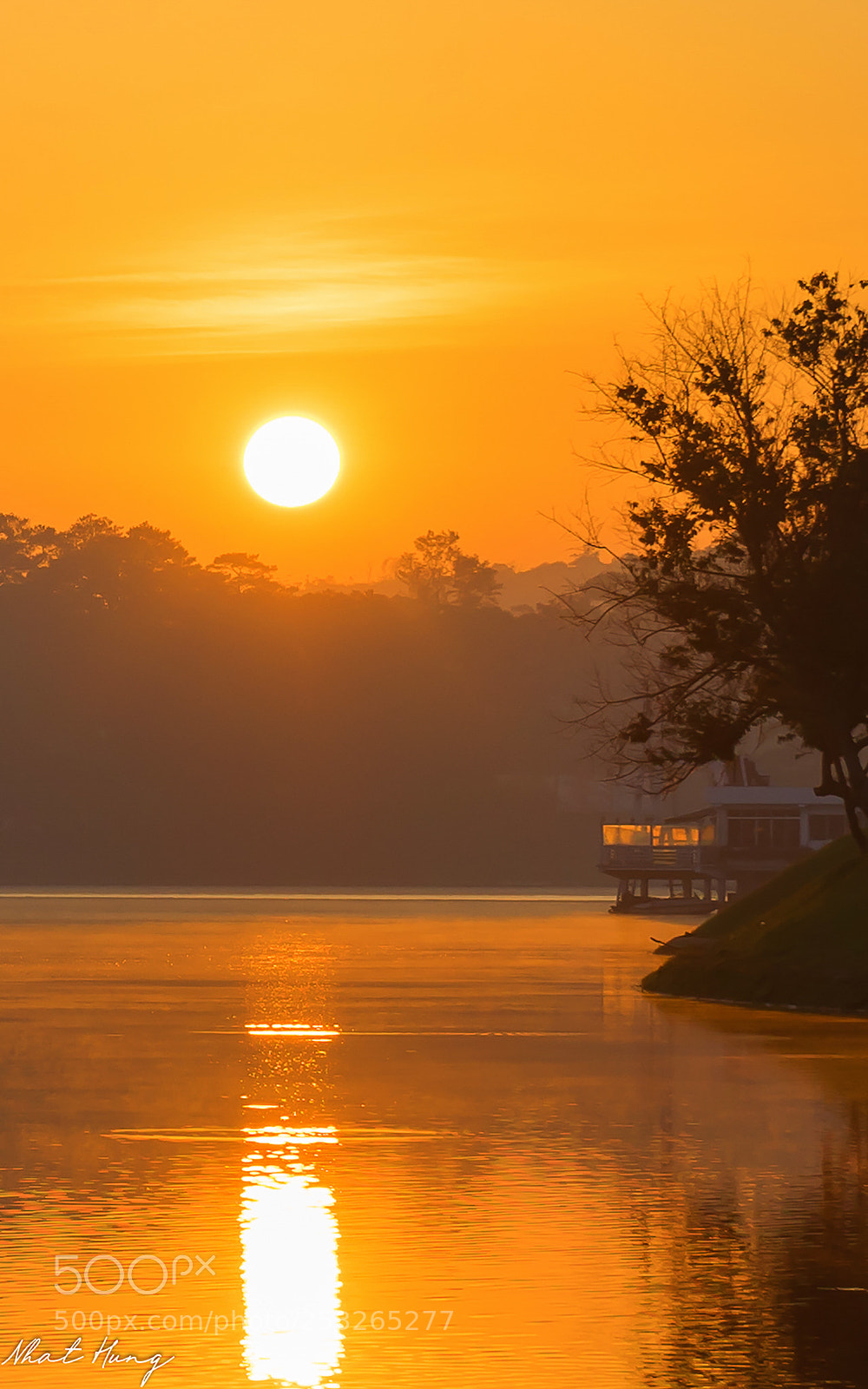 Sony a7 sample photo. Sunrise on lake photography