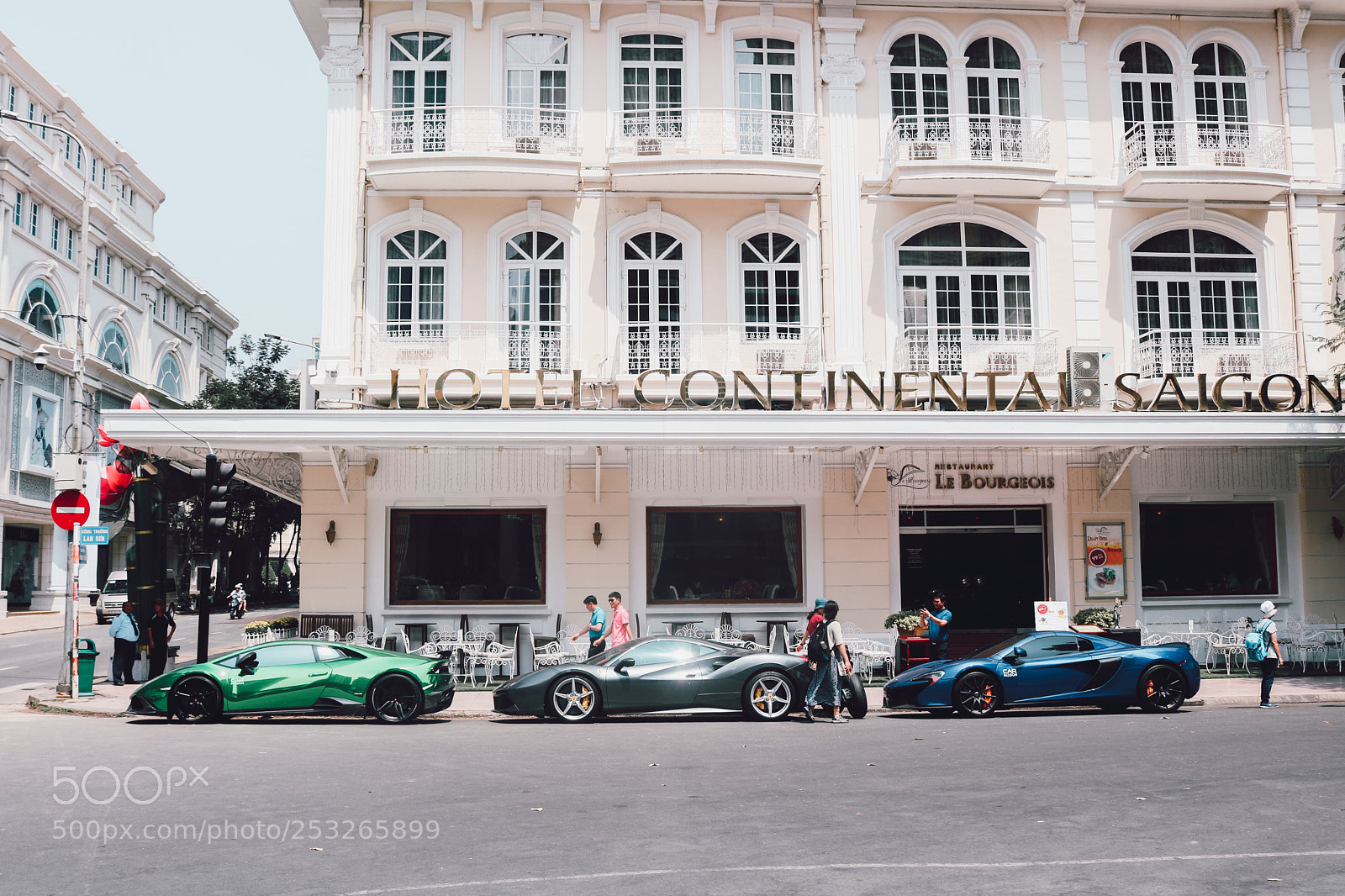 Canon EOS 750D (EOS Rebel T6i / EOS Kiss X8i) sample photo. Hotel continental saigon photography