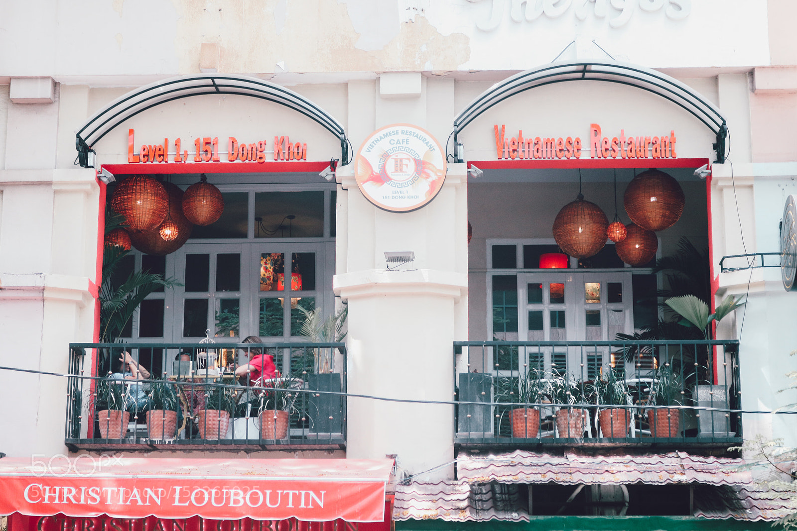 Canon EOS 750D (EOS Rebel T6i / EOS Kiss X8i) sample photo. Talking cafe in sai photography