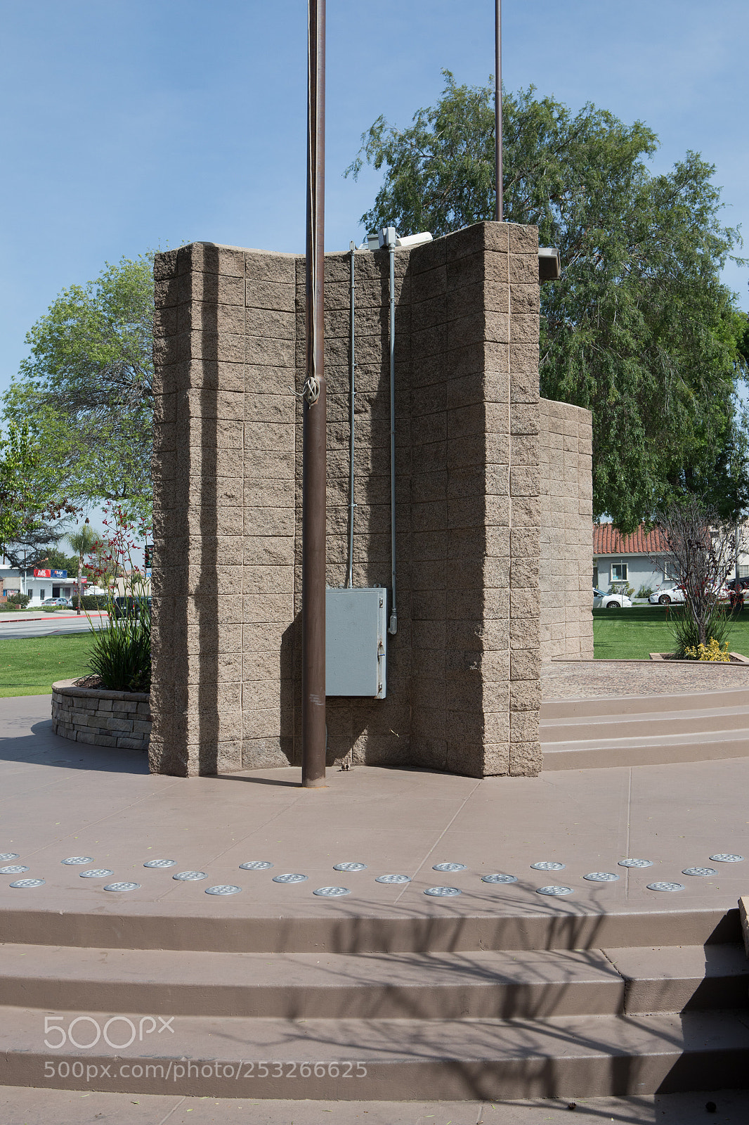 Canon EOS 5D Mark IV sample photo. Veterans memorial whittier blvd photography