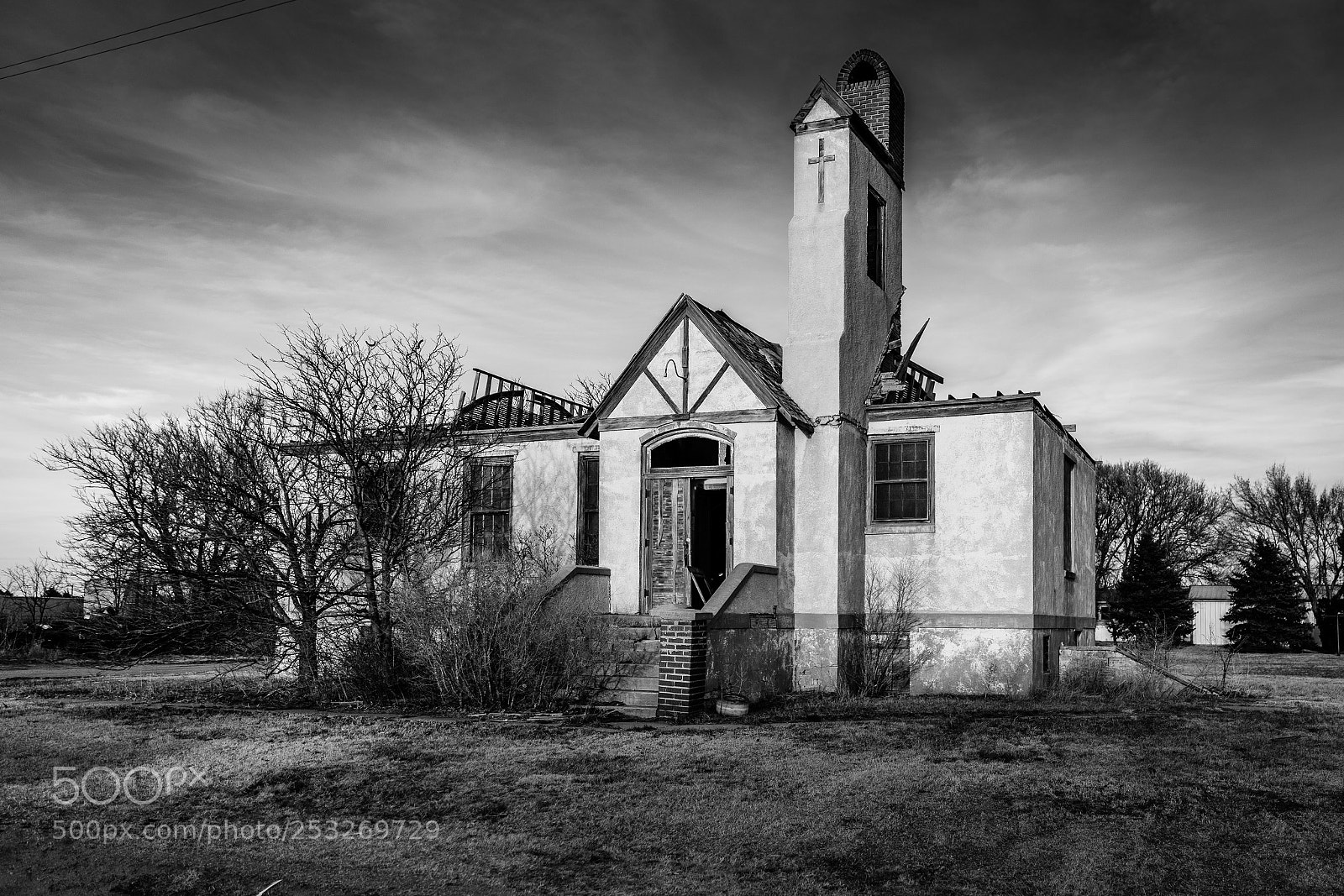 Canon EOS 5D Mark IV sample photo. Abandoned church b&w photography