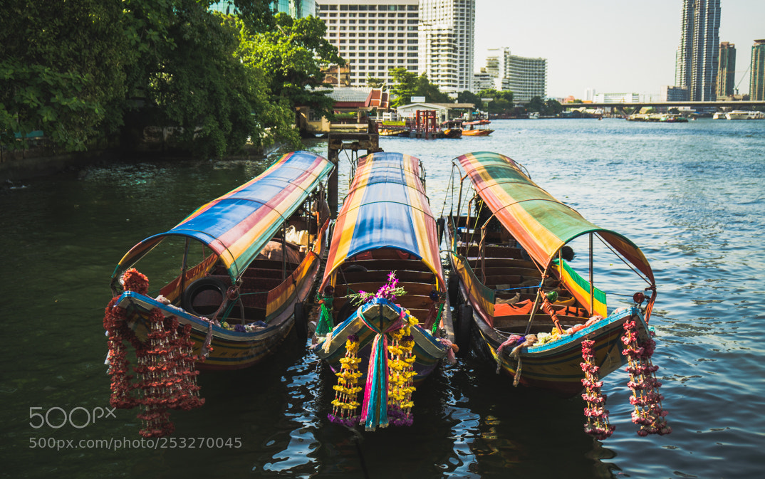 Sony a6000 sample photo. Colour on the river photography