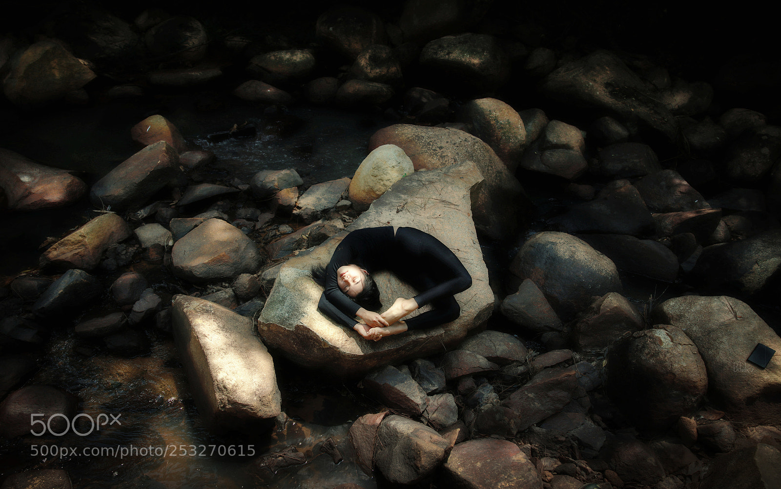 Canon EOS 5DS R sample photo. Rock stream photography