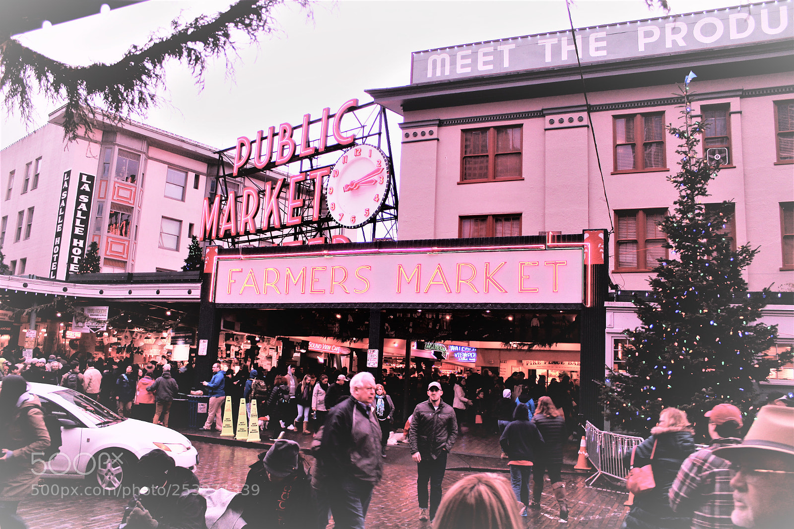 Canon EOS 1200D (EOS Rebel T5 / EOS Kiss X70 / EOS Hi) sample photo. Pike place at christmas photography
