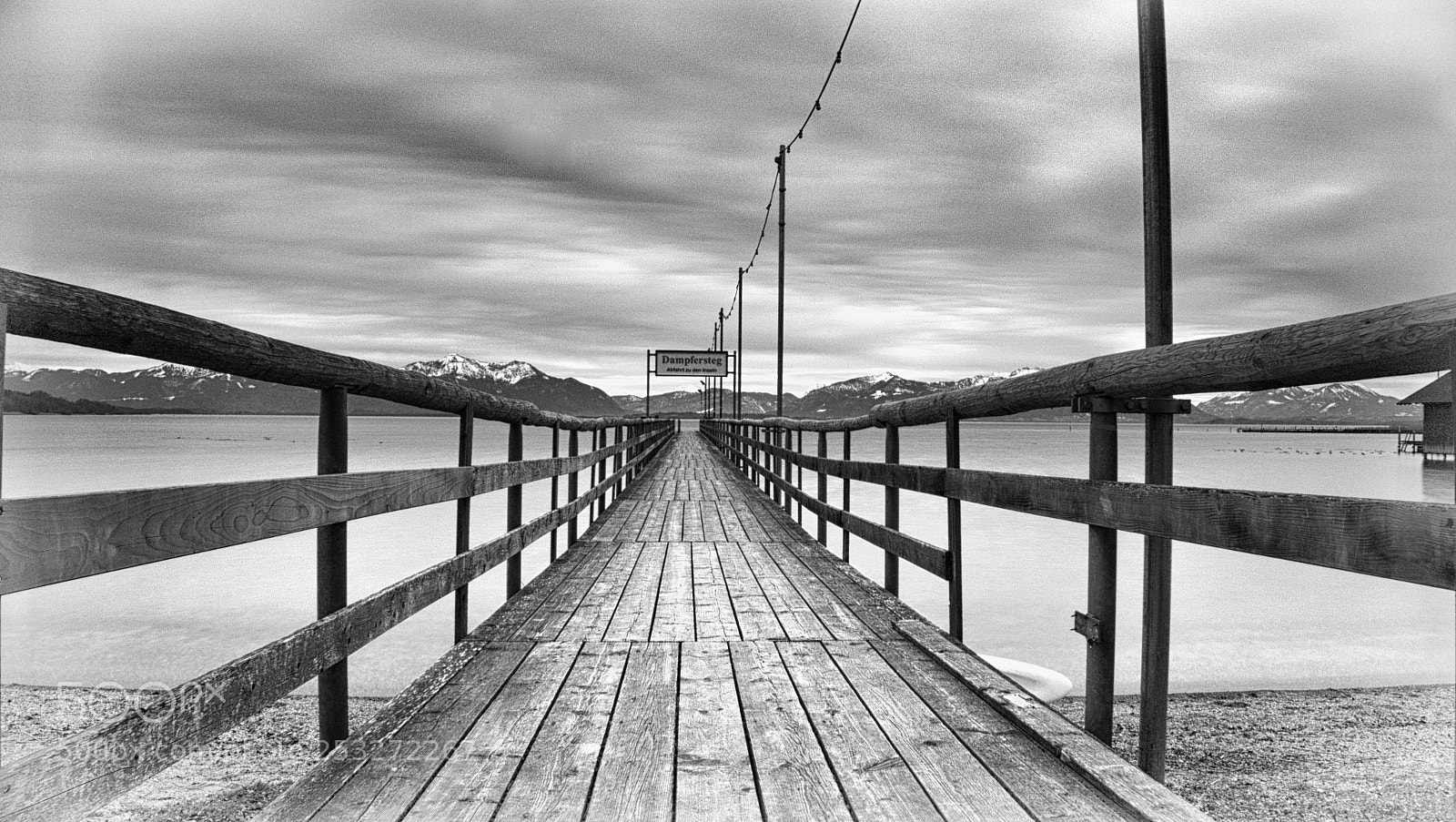 Panasonic Lumix DMC-FZ1000 sample photo. Dampfersteg bw photography