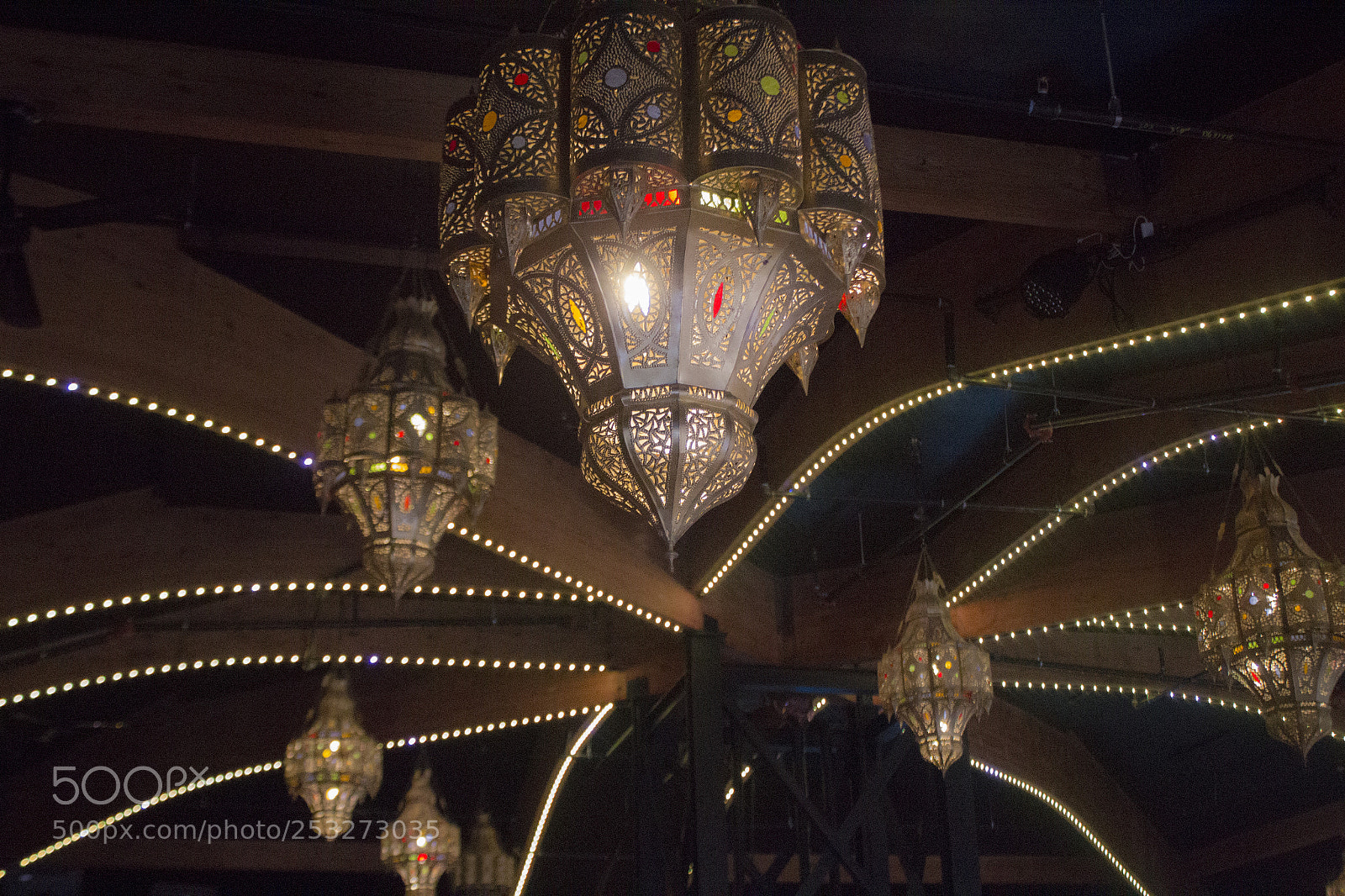 Canon EOS 1200D (EOS Rebel T5 / EOS Kiss X70 / EOS Hi) sample photo. Lights at arabesk palace. photography