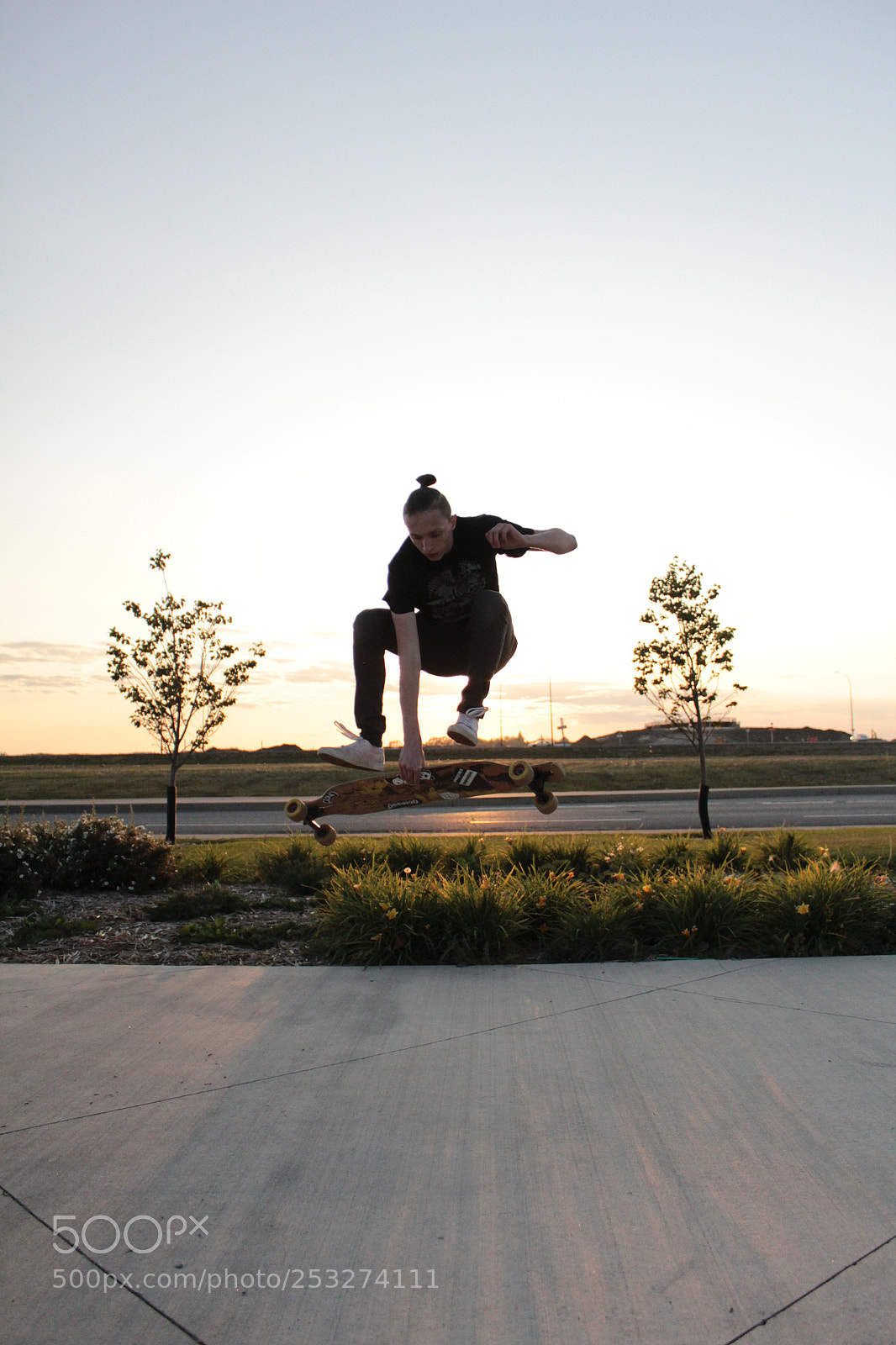 Canon EOS 600D (Rebel EOS T3i / EOS Kiss X5) sample photo. Longboarding photography