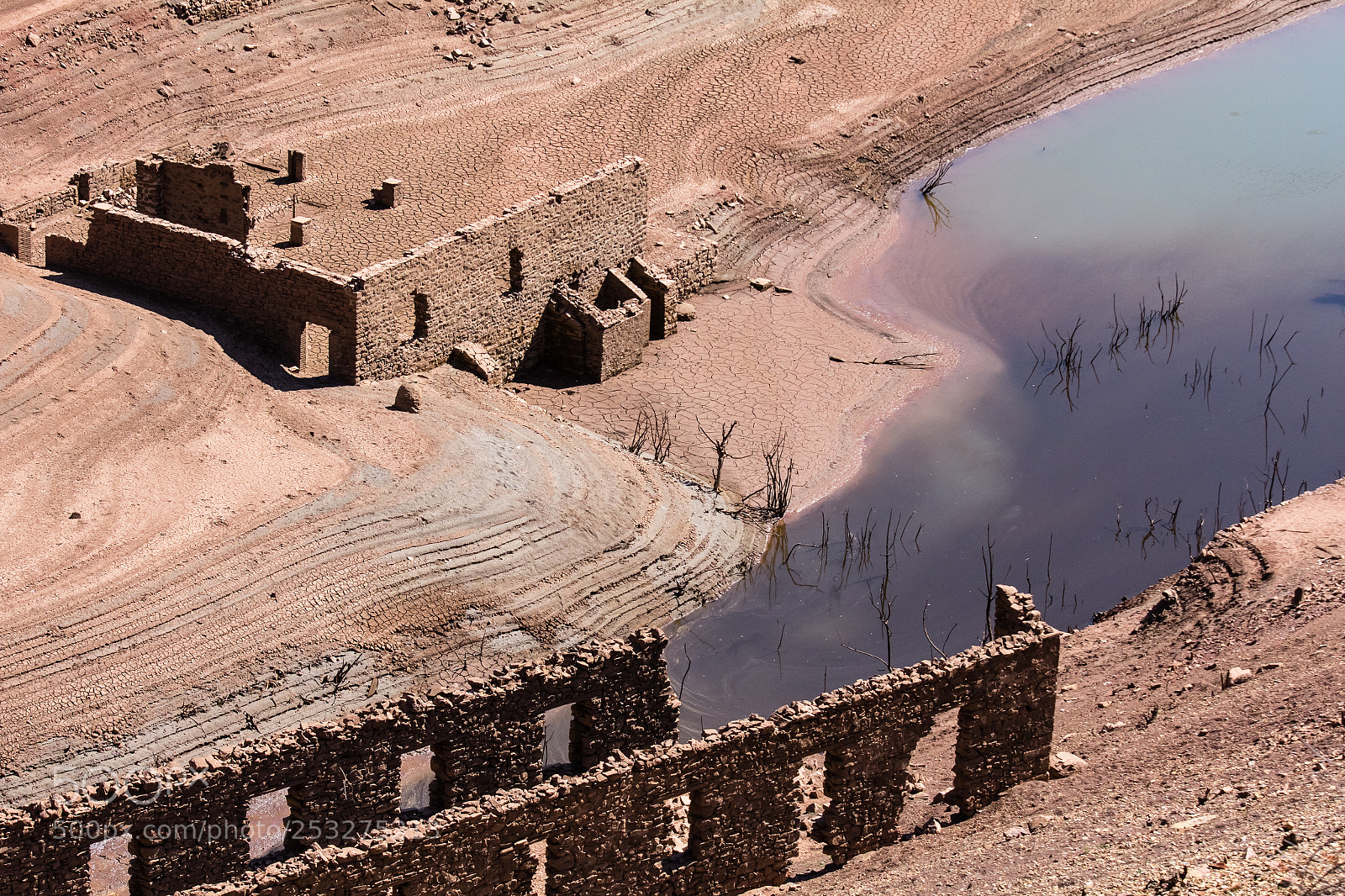 Canon EOS 60D sample photo. Engulfed village of mansilla photography