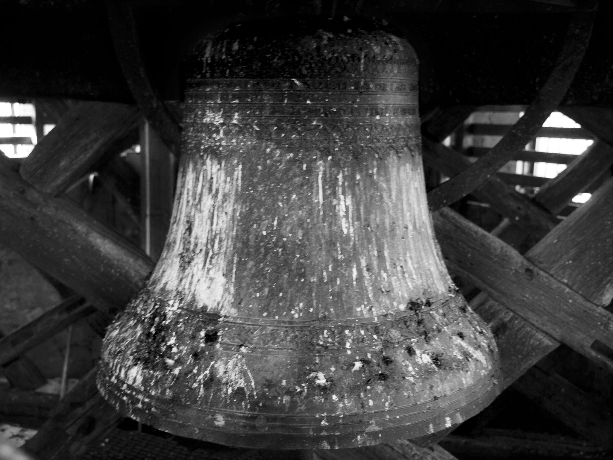 Olympus E-5 sample photo. Bell of the xvii century in provins. photography
