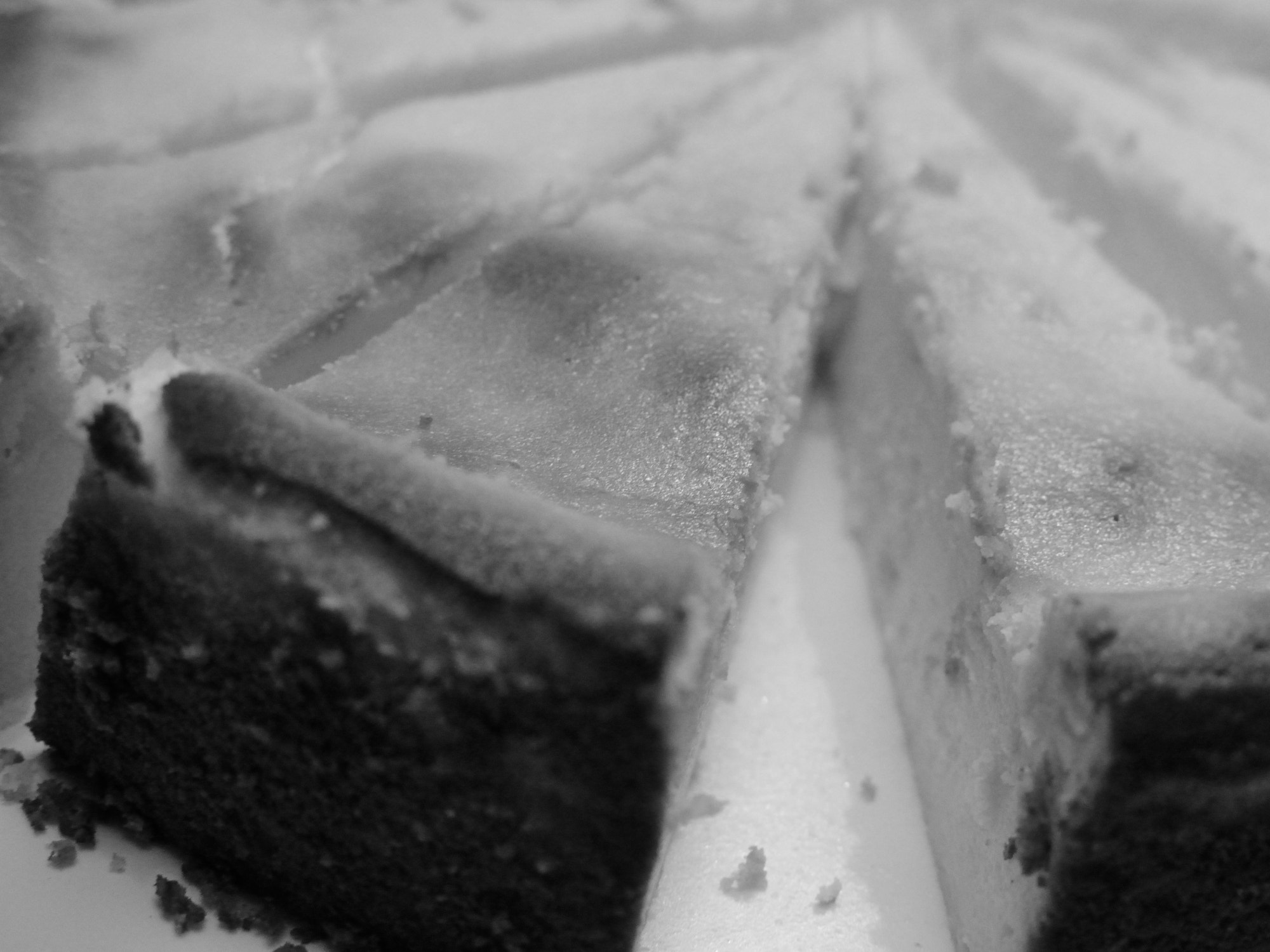 Nikon D3100 + Nikon AF-S DX Nikkor 35mm F1.8G sample photo. Cheescake (yummy) photography
