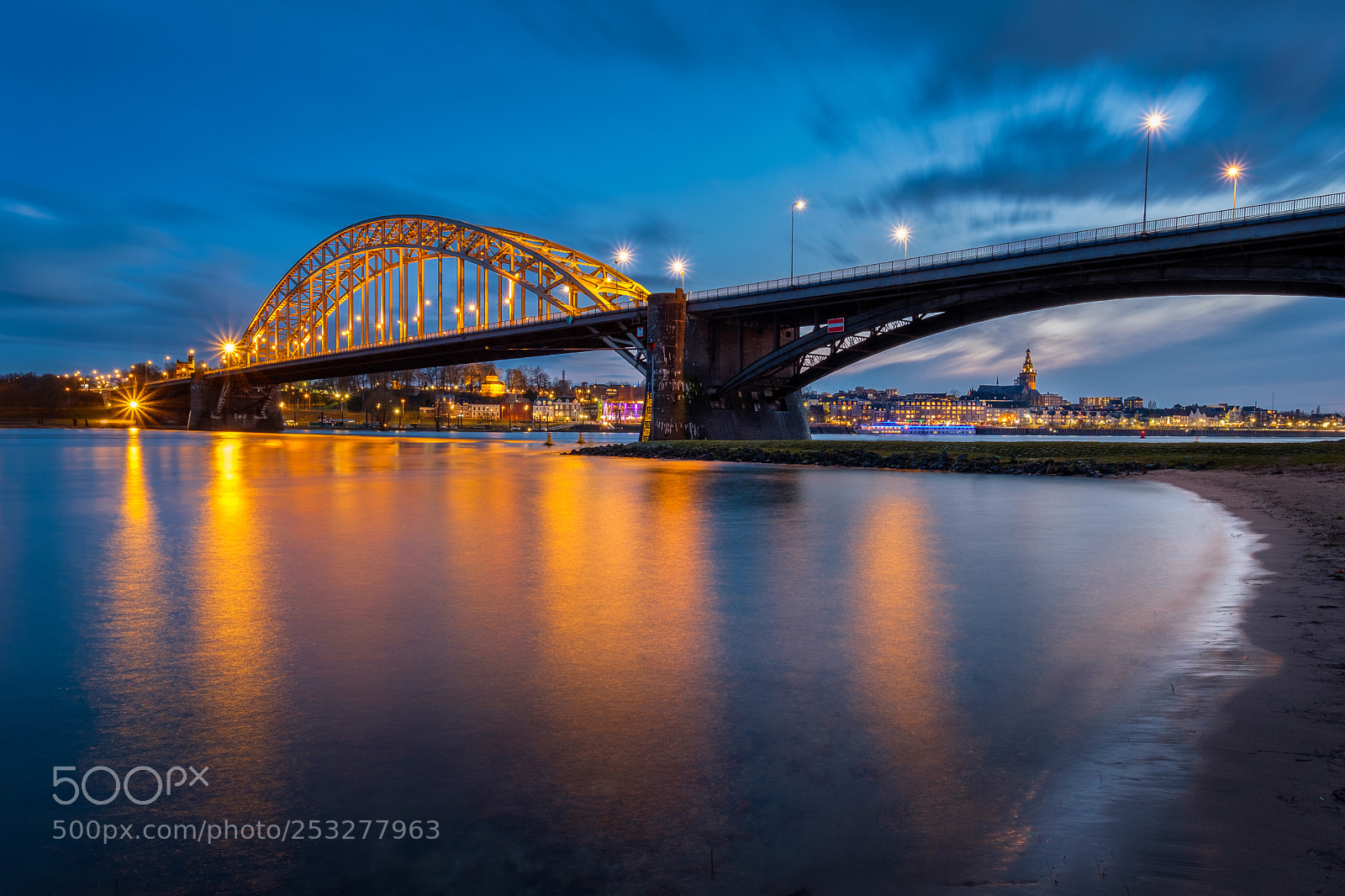 Fujifilm X-T2 sample photo. View on nijmegen photography
