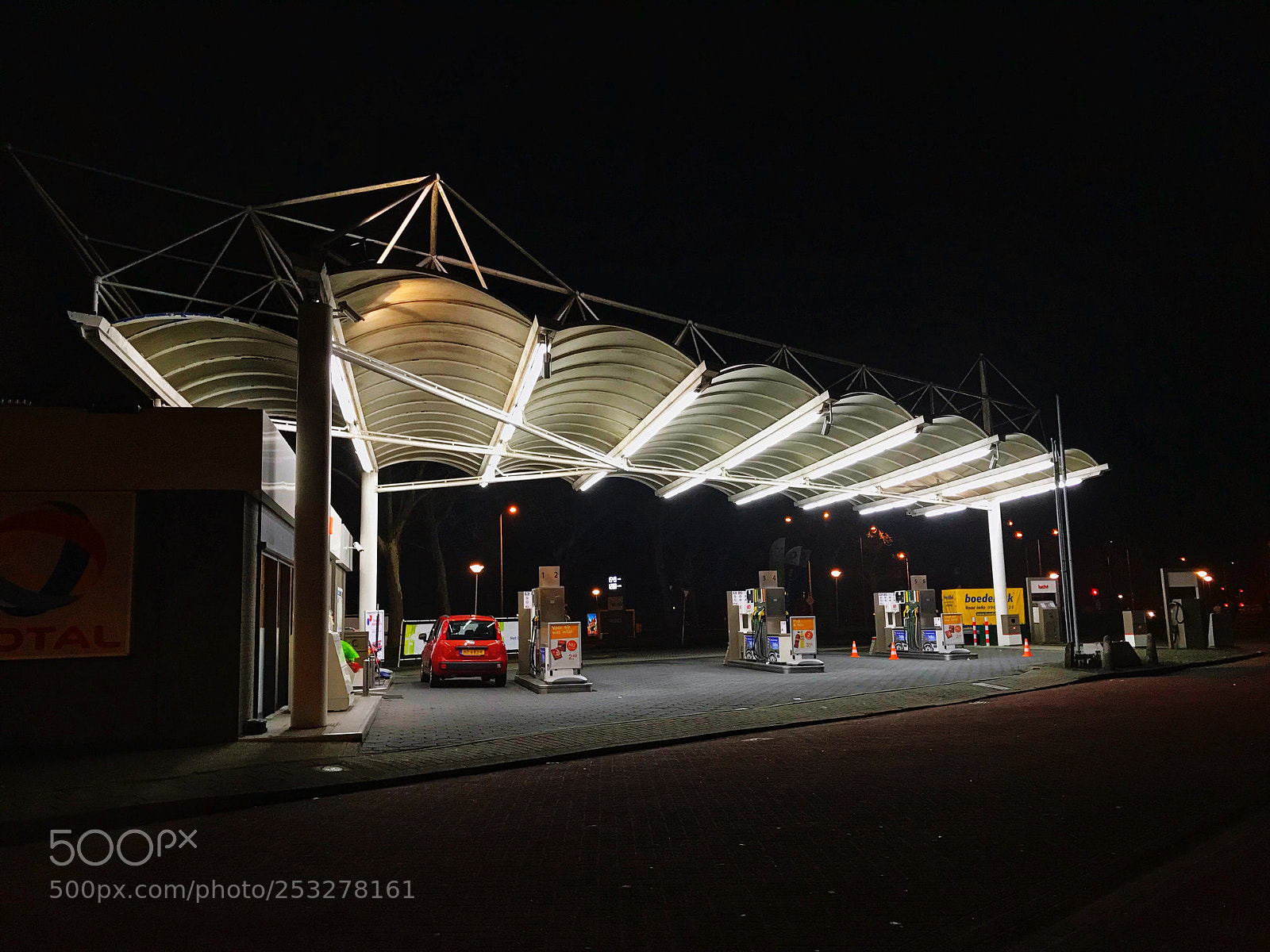Apple iPhone 7 Plus sample photo. Gas station  photography
