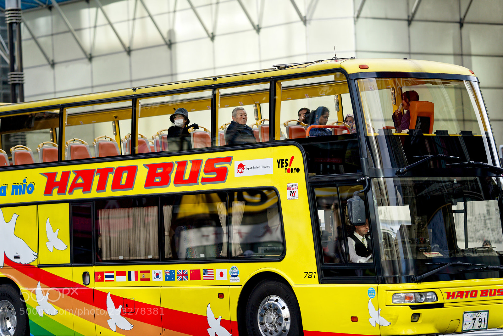 Nikon D800 sample photo. Tokyo tour bus photography