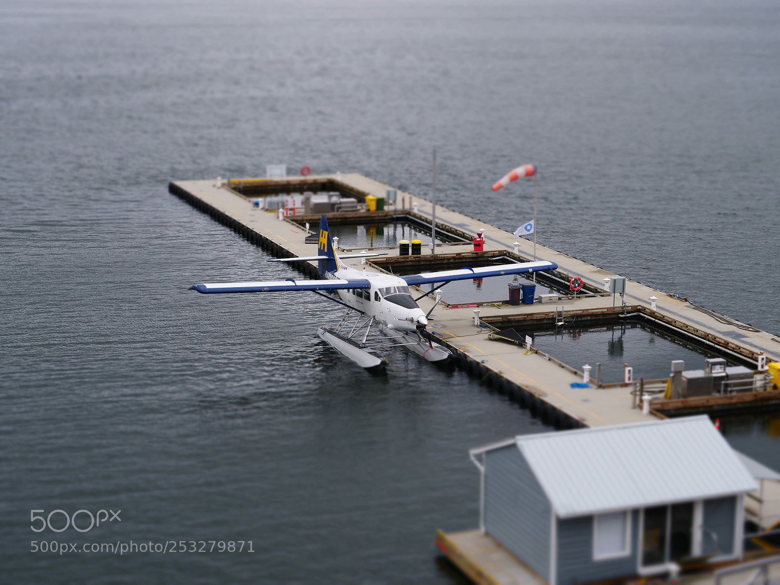 Panasonic Lumix DC-GH5 sample photo. Docked plane photography