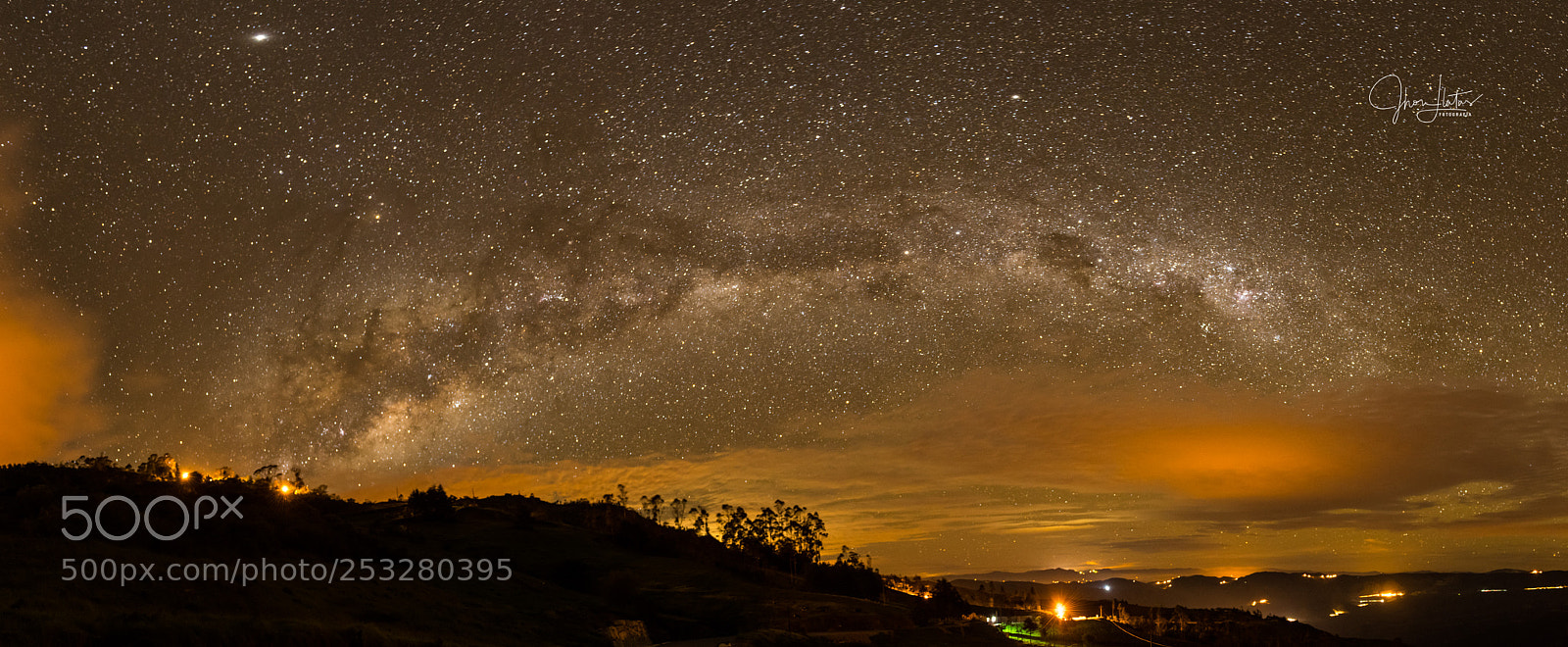 Nikon D5 sample photo. Via lactea photography