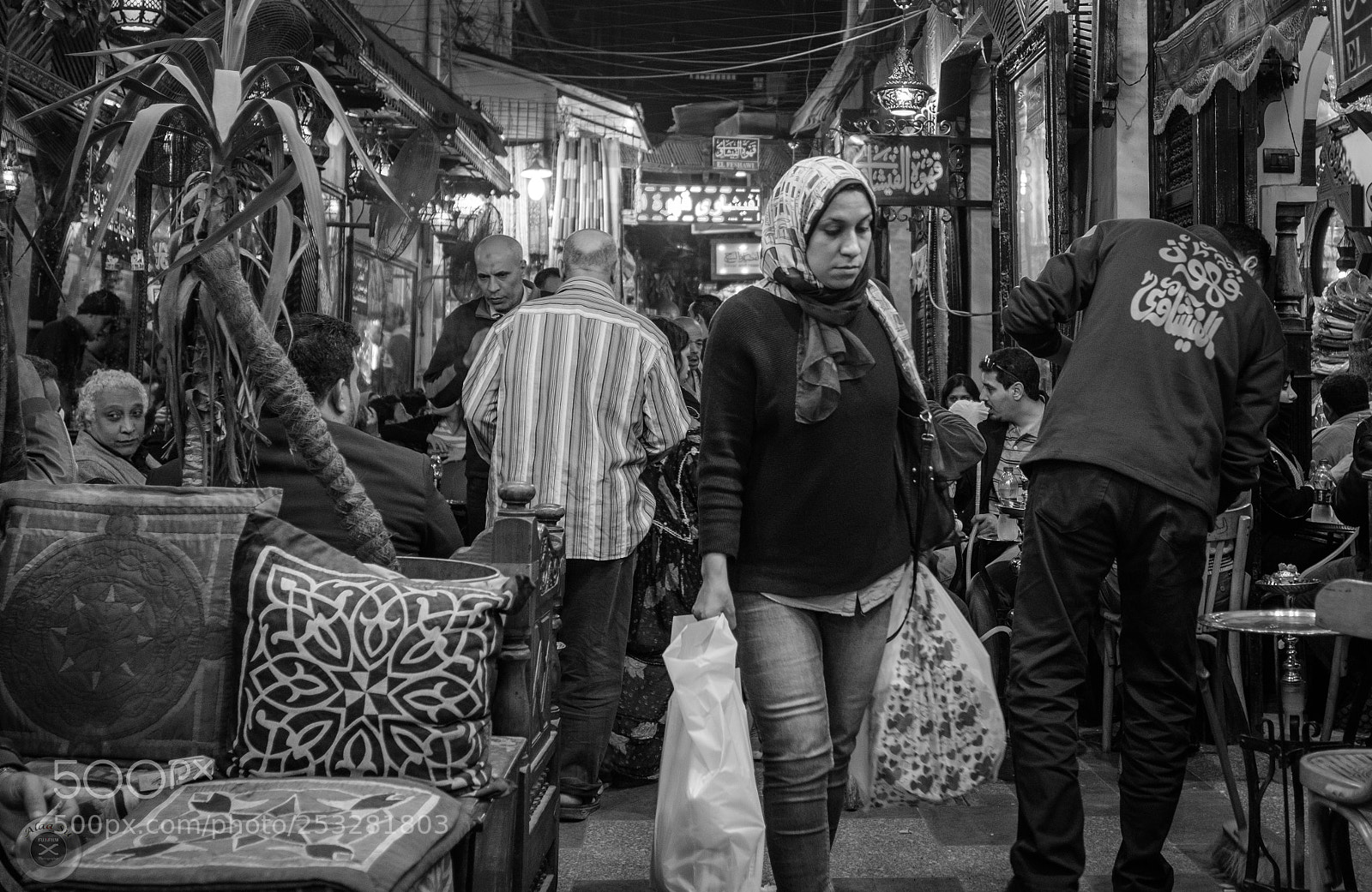 Fujifilm X-E3 sample photo. Pass through al-feshawiy cafe photography