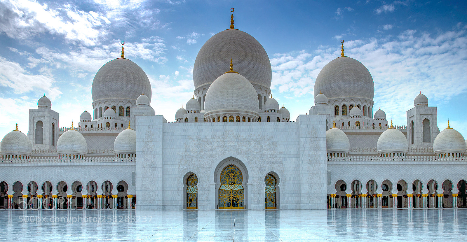 Canon EOS 6D Mark II sample photo. Main entrance of sheikh photography