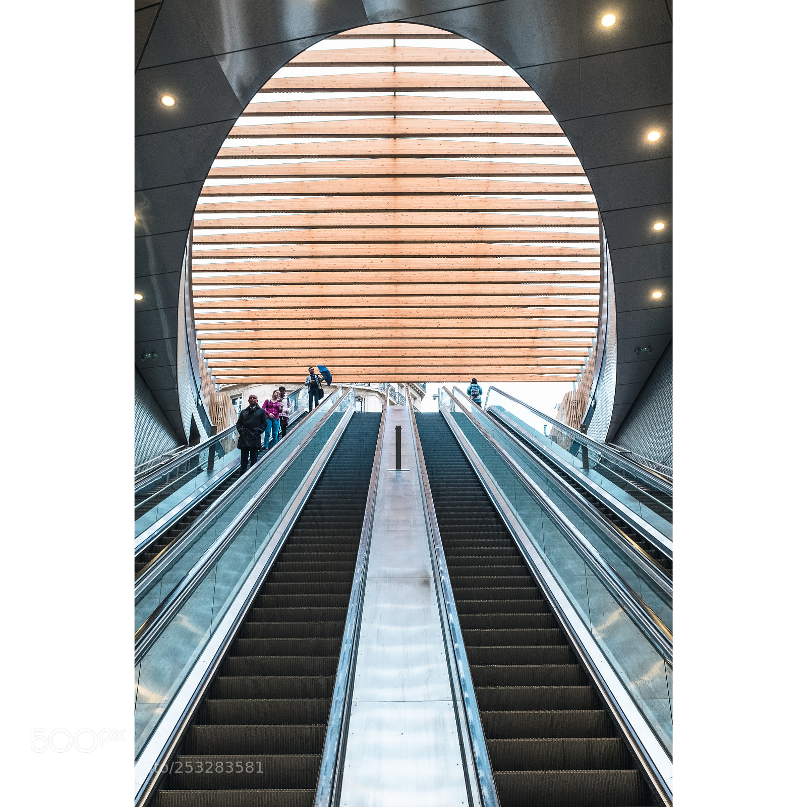 Fujifilm X100F sample photo. Les halles photography