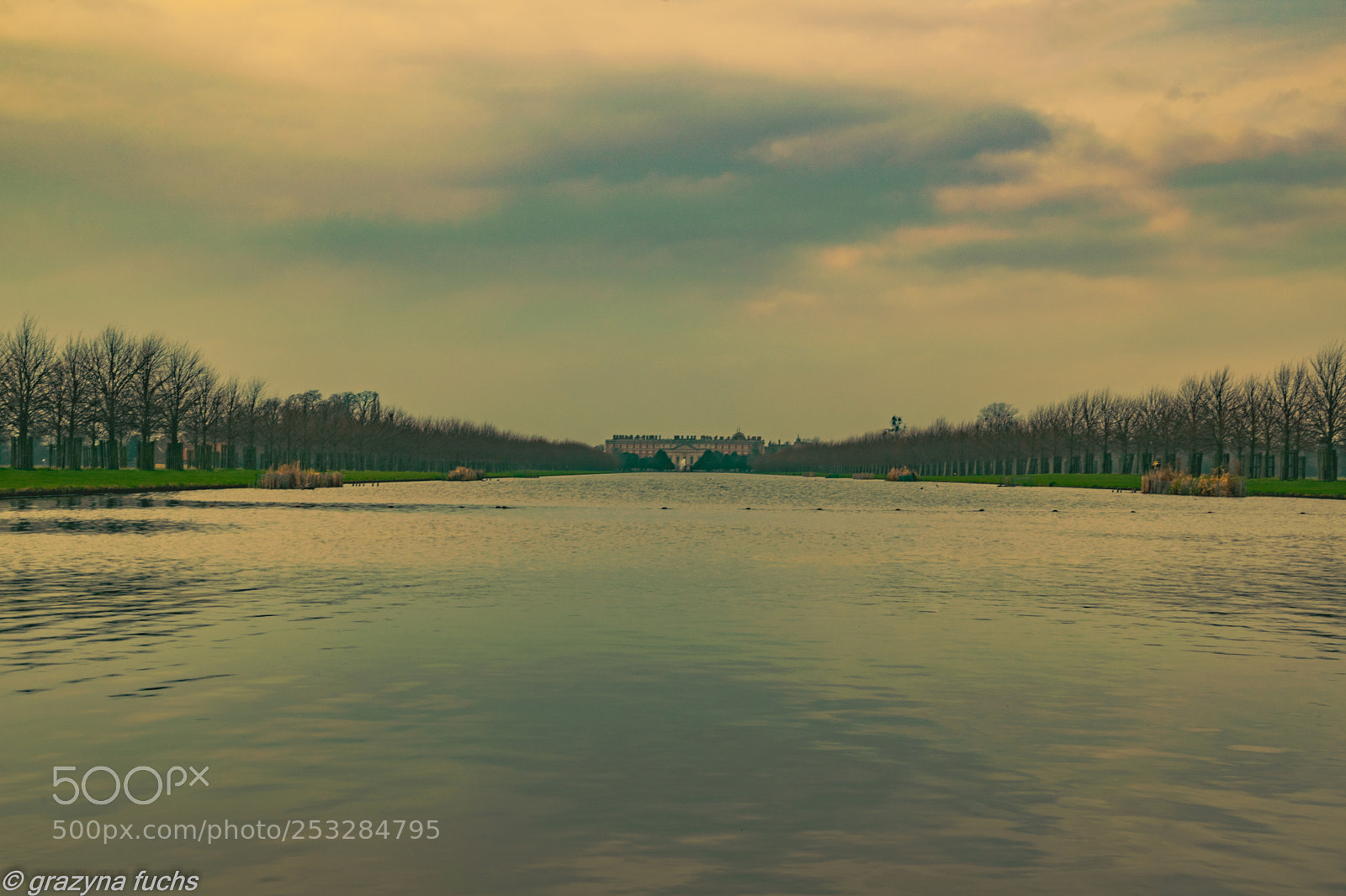 Nikon D3300 sample photo. Hampton court palace photography