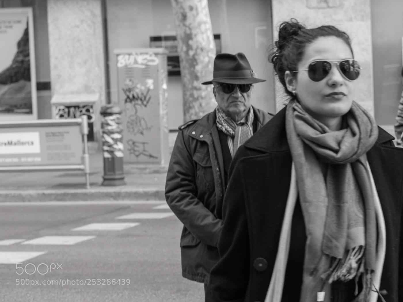 Panasonic Lumix DMC-GX8 sample photo. I'm following you. calle photography