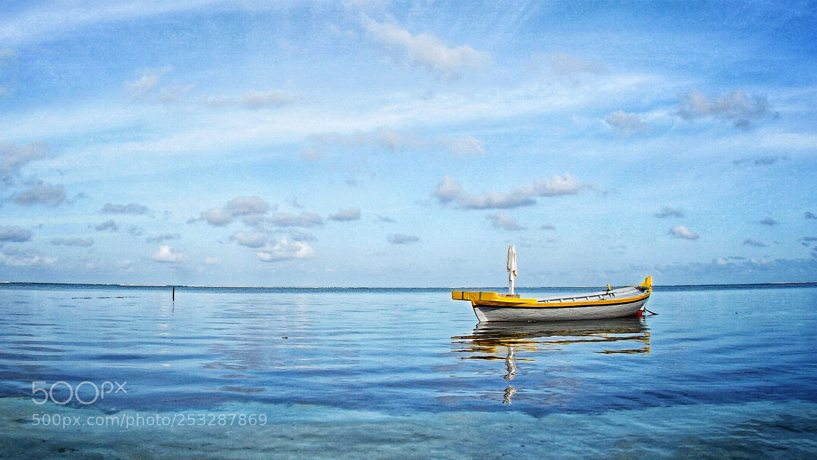 Sony ILCA-77M2 sample photo. Malldivian boat photography