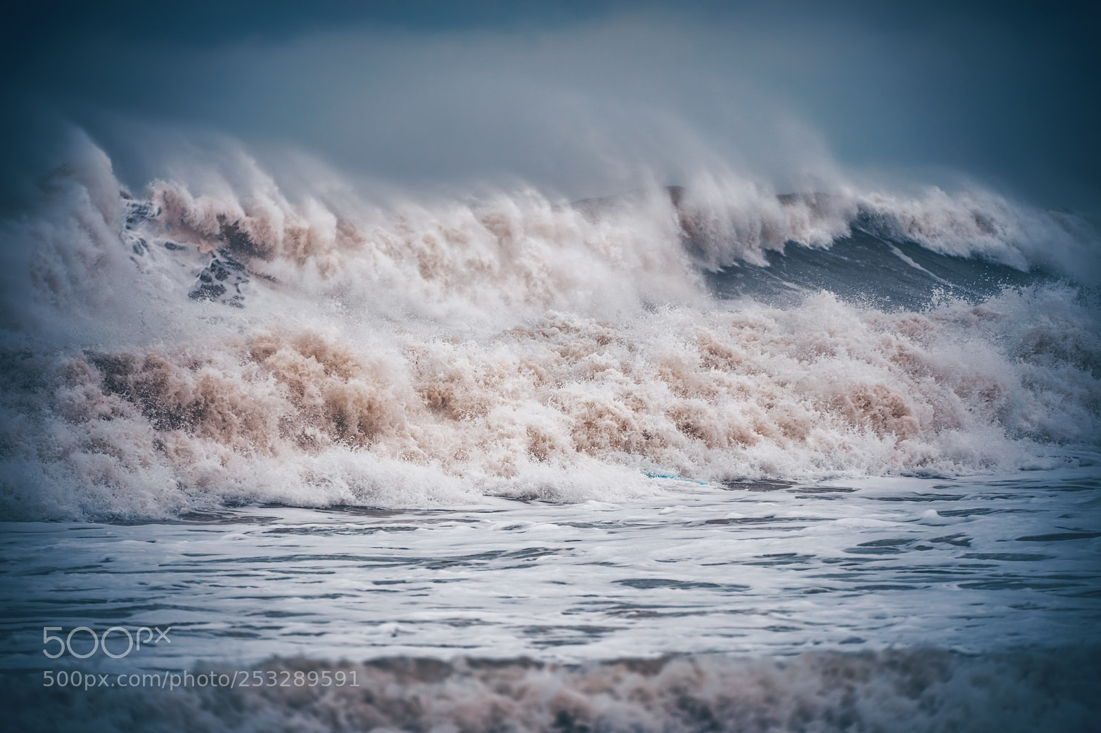 Canon EOS 5D Mark IV sample photo. Huge waves in the photography