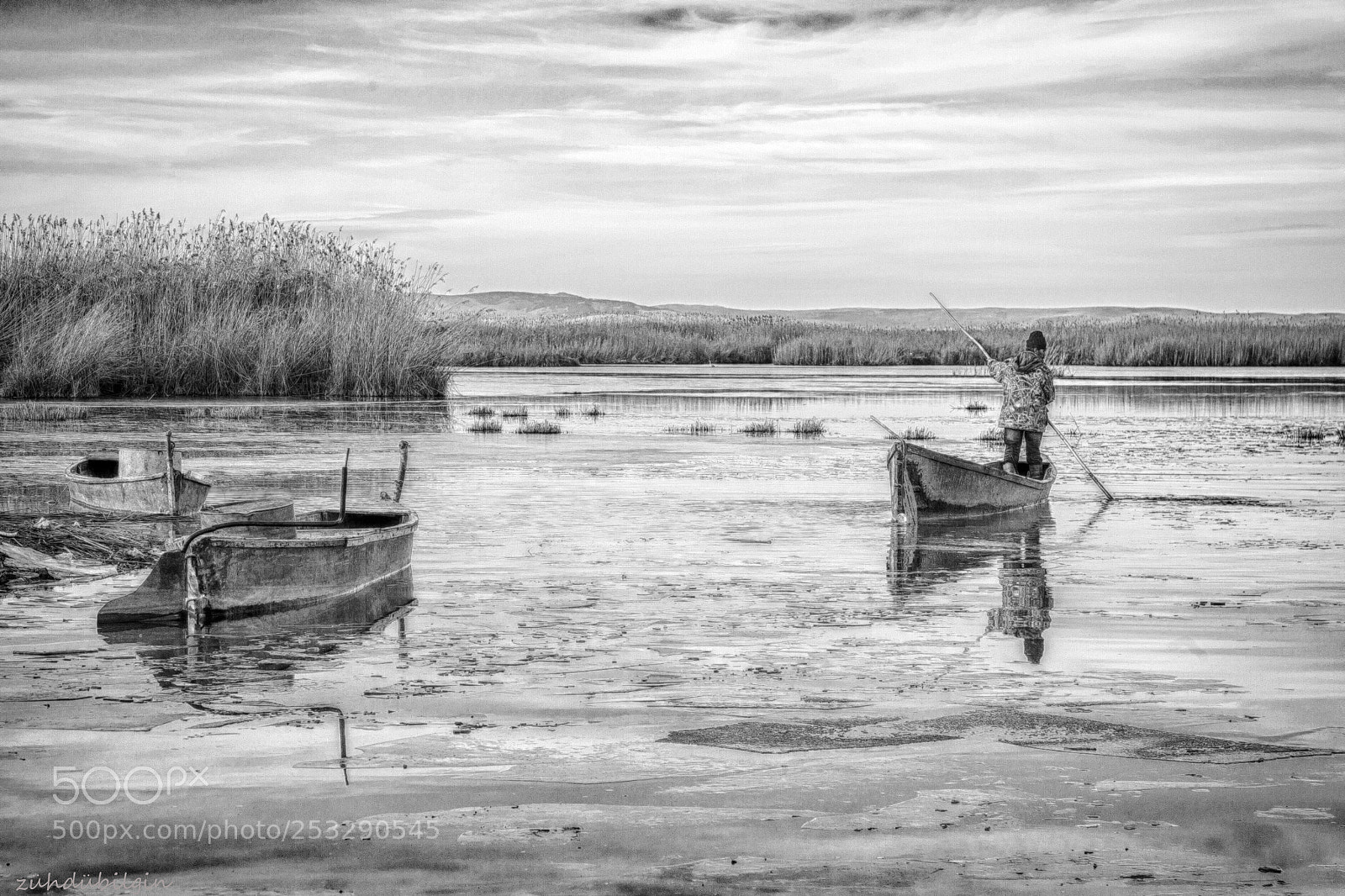 Canon EOS 5D Mark II sample photo. The boatman in the photography