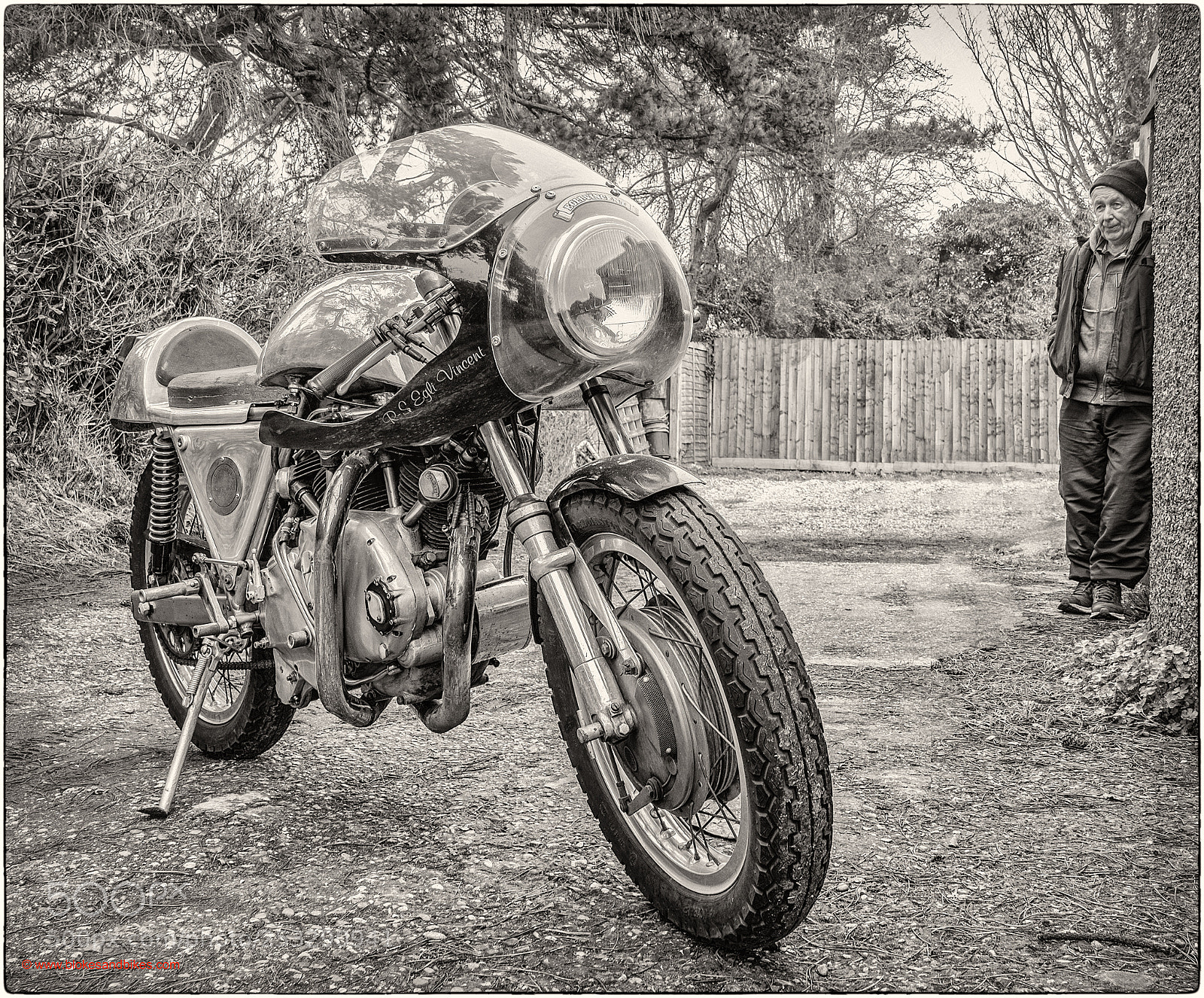 Olympus OM-D E-M1 Mark II sample photo. A bloke and his photography