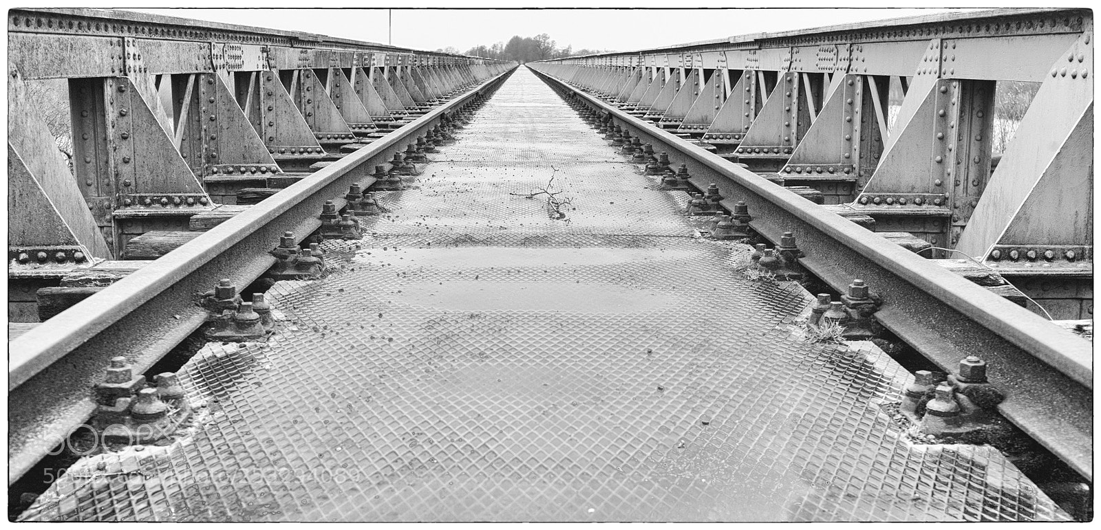 Canon EOS 5D Mark II sample photo. No train photography