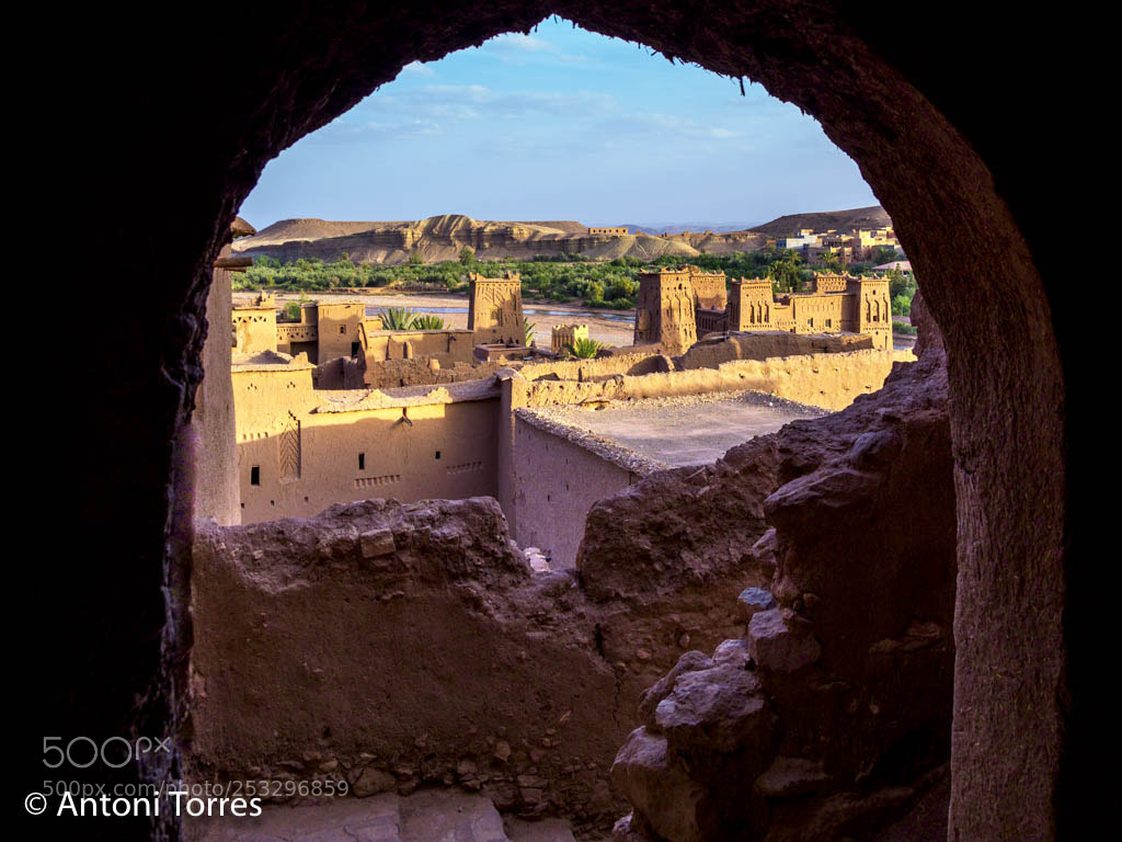 Olympus OM-D E-M1 Mark II sample photo. Vista de les kashbas photography