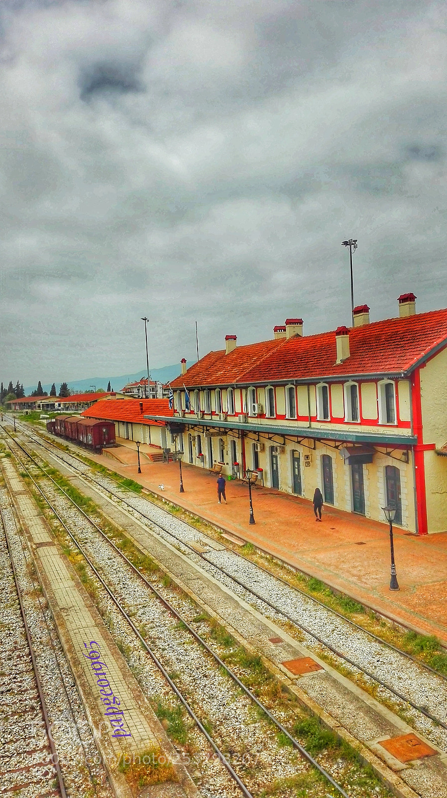 HUAWEI P8 Lite sample photo. Train station photography