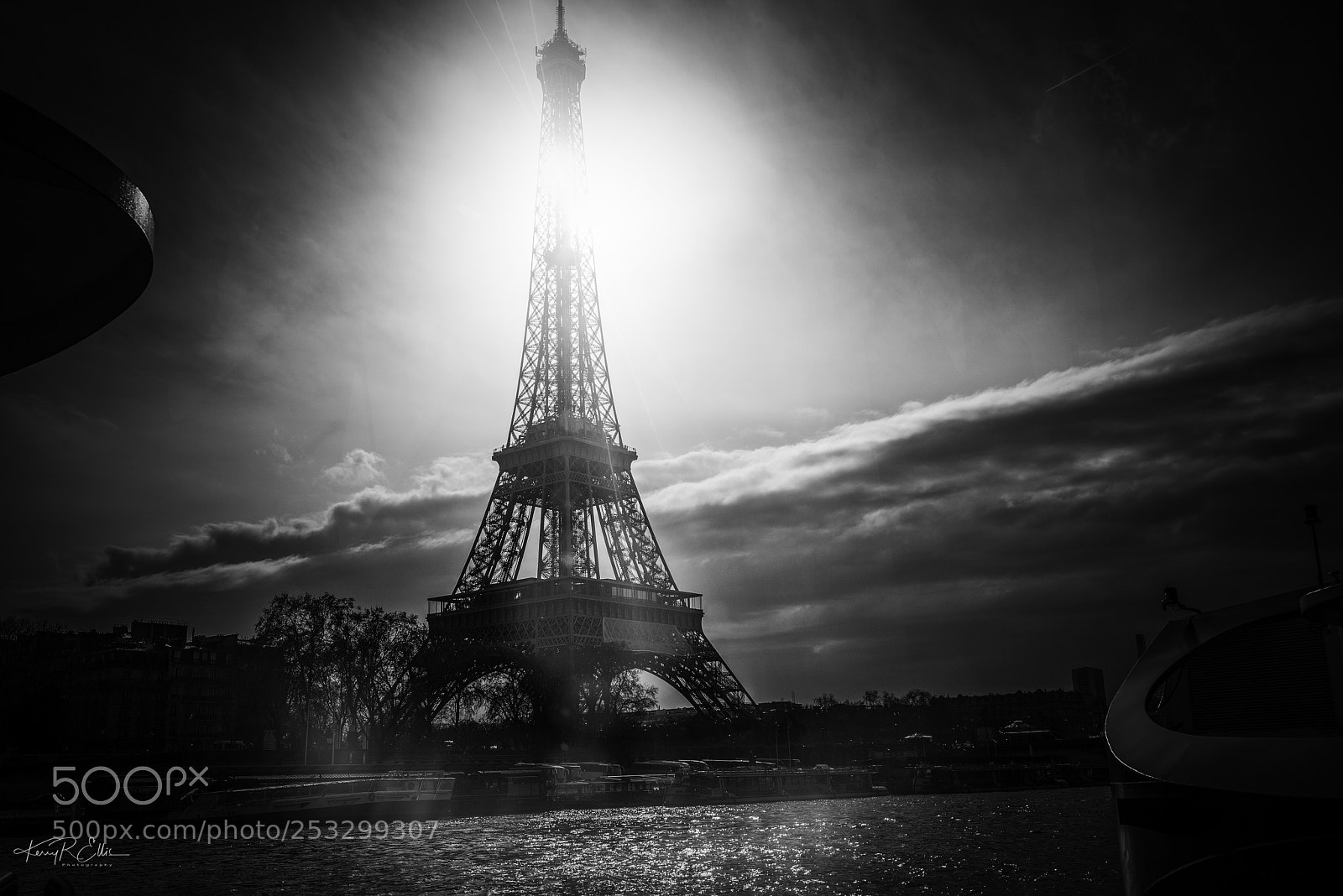 Nikon D810 sample photo. Eiffel tower bnw photography