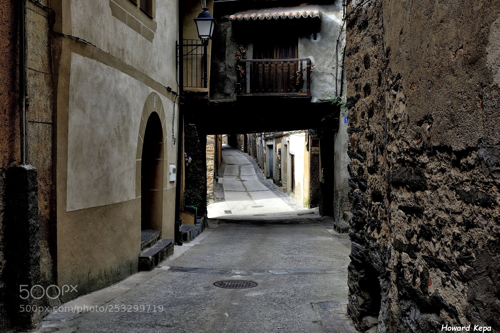 Nikon D7100 sample photo. Pasadizo con balcon. photography