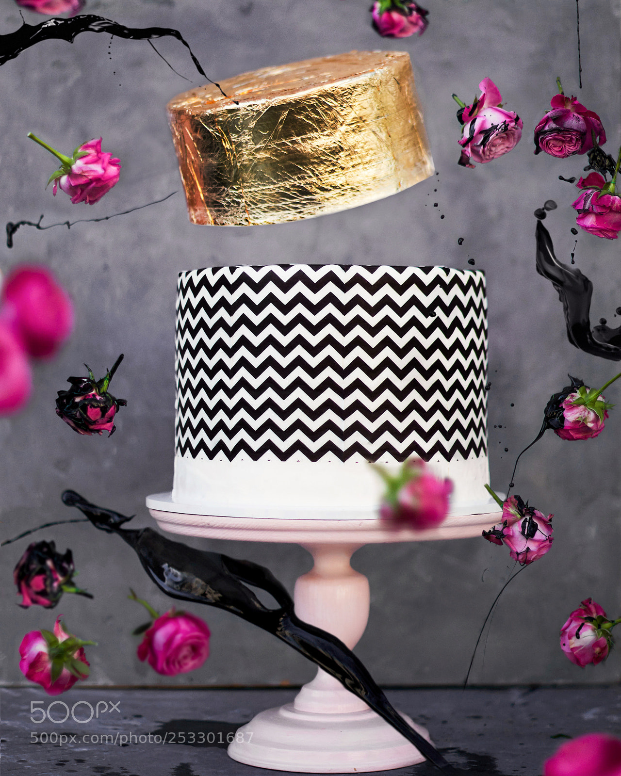 Canon EOS 6D Mark II sample photo. Sweet cake levitation photography