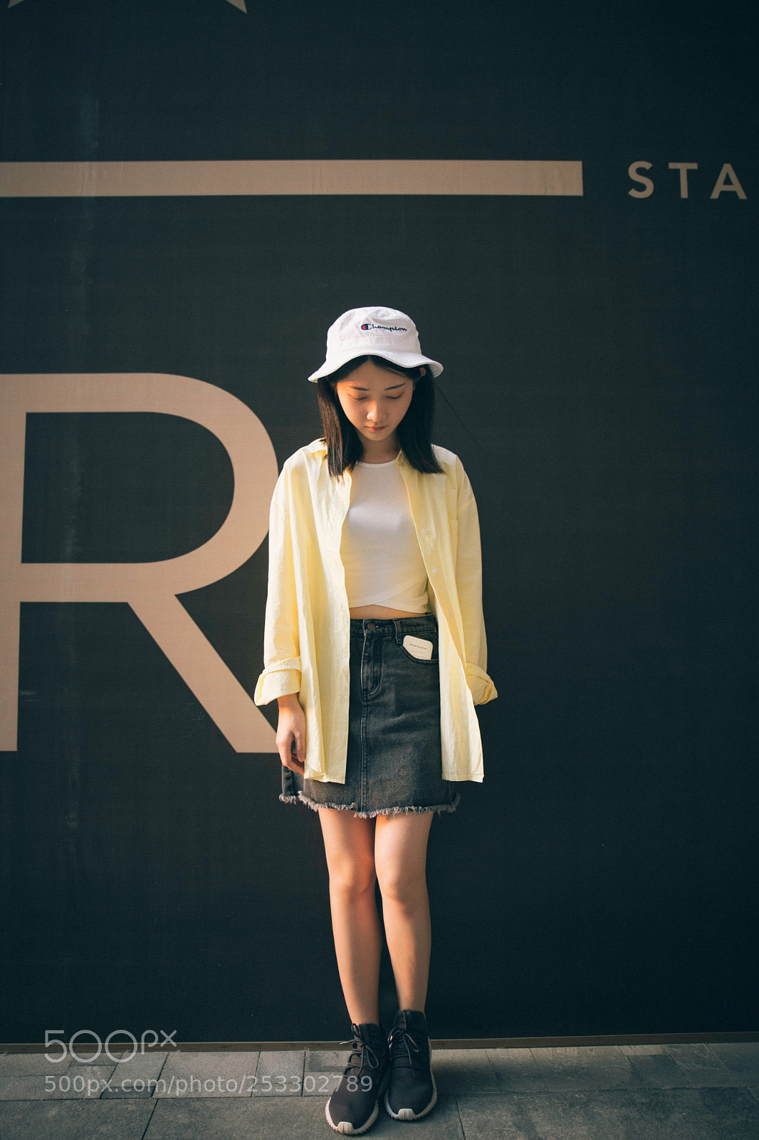 Canon EOS 6D Mark II sample photo. 星巴克姑娘 photography